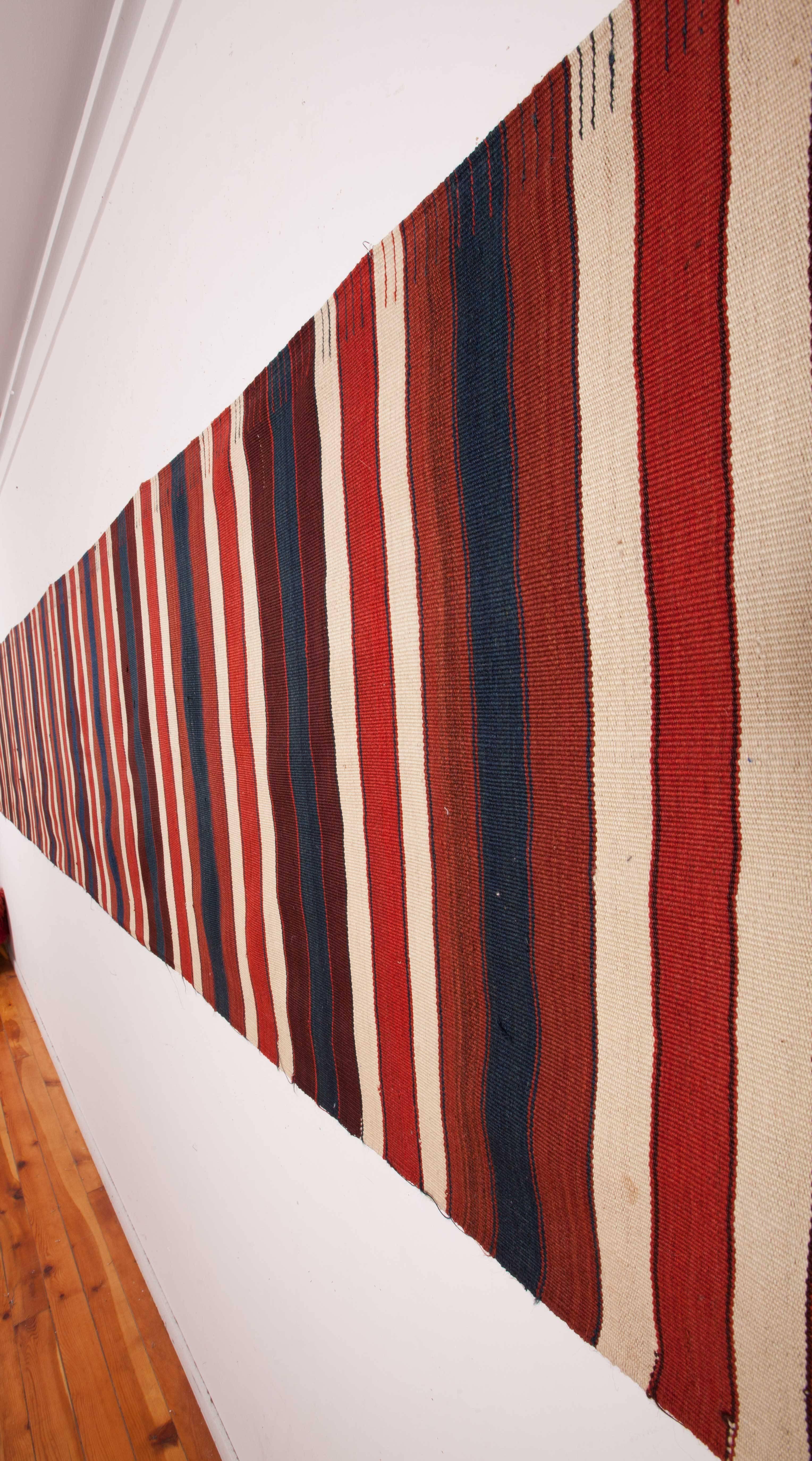 XIX secolo, Anatolia orientale, probabilmente Elazig, Runner Kilim lungo in lana In condizioni buone in vendita a Istanbul, TR
