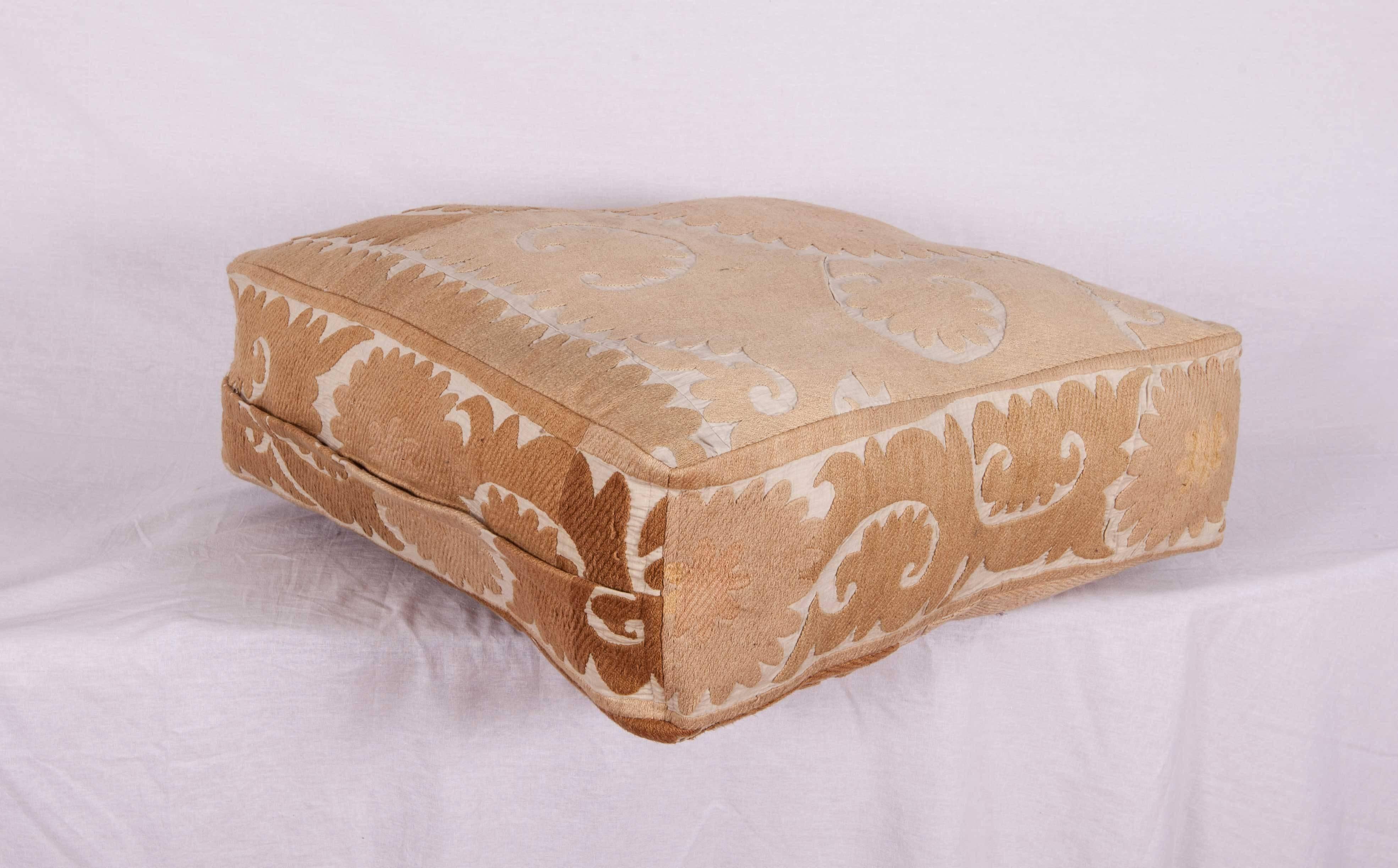 Pouf / Ottoman Made from a Vintage Central Asian Samarkand Suzani In Good Condition In Istanbul, TR