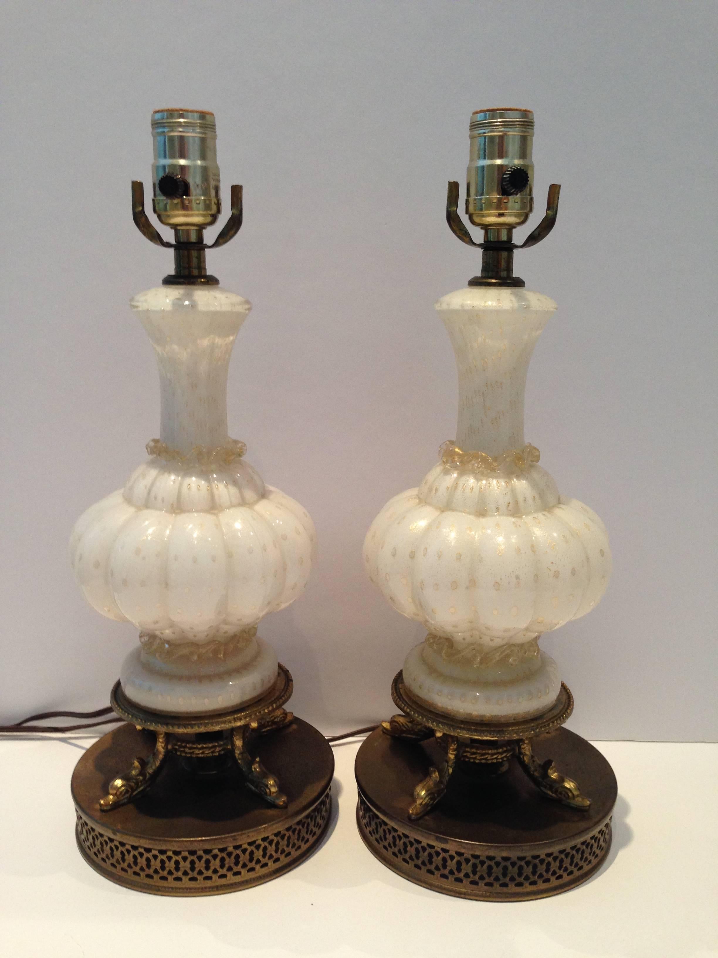 Mid-Century Pair of Italian Murano Glass White and Gold Boudoir Lamps In Excellent Condition In West Palm Beach, FL