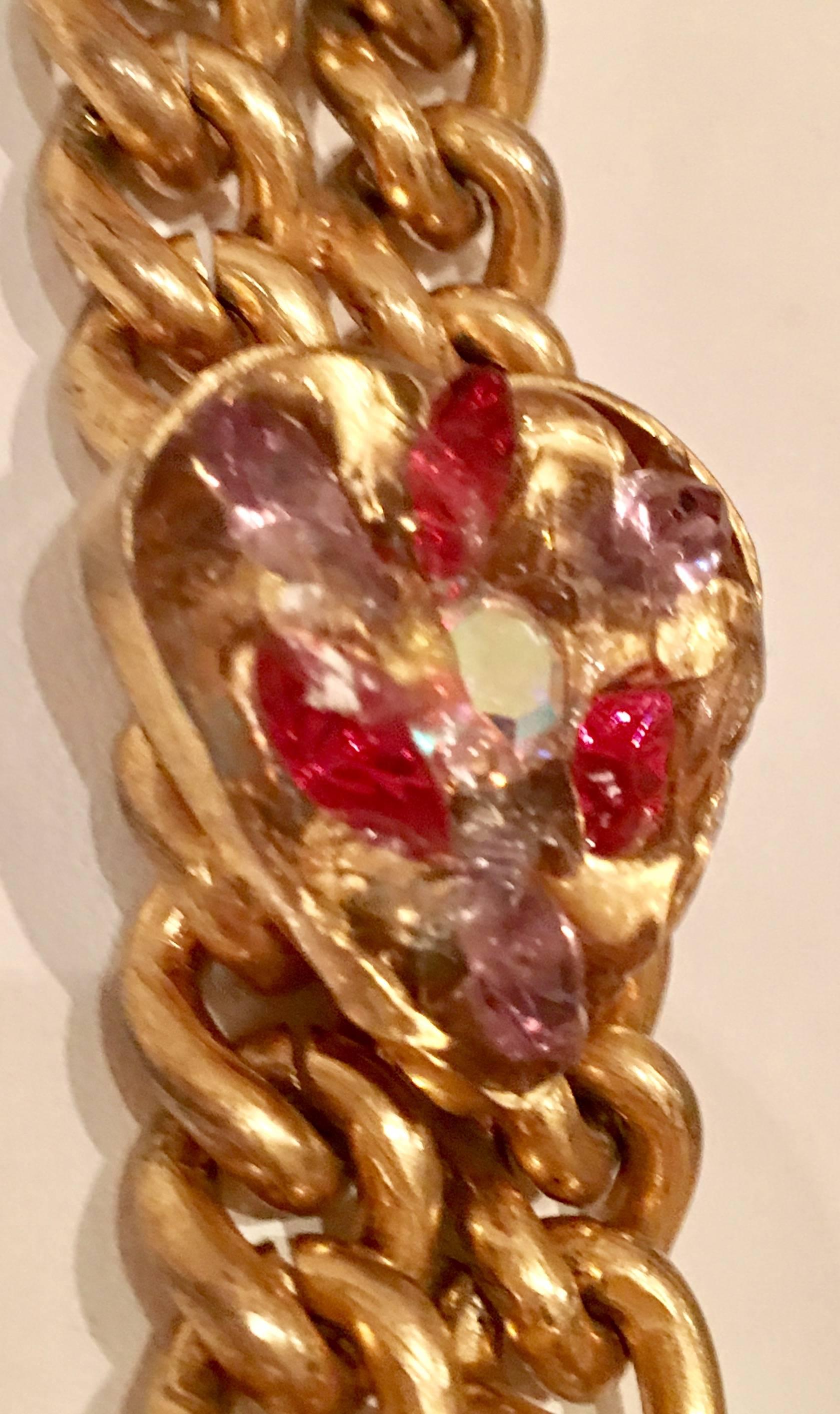 Vintage Double Gold Link Encased Glass Heart Bracelet In Excellent Condition For Sale In West Palm Beach, FL