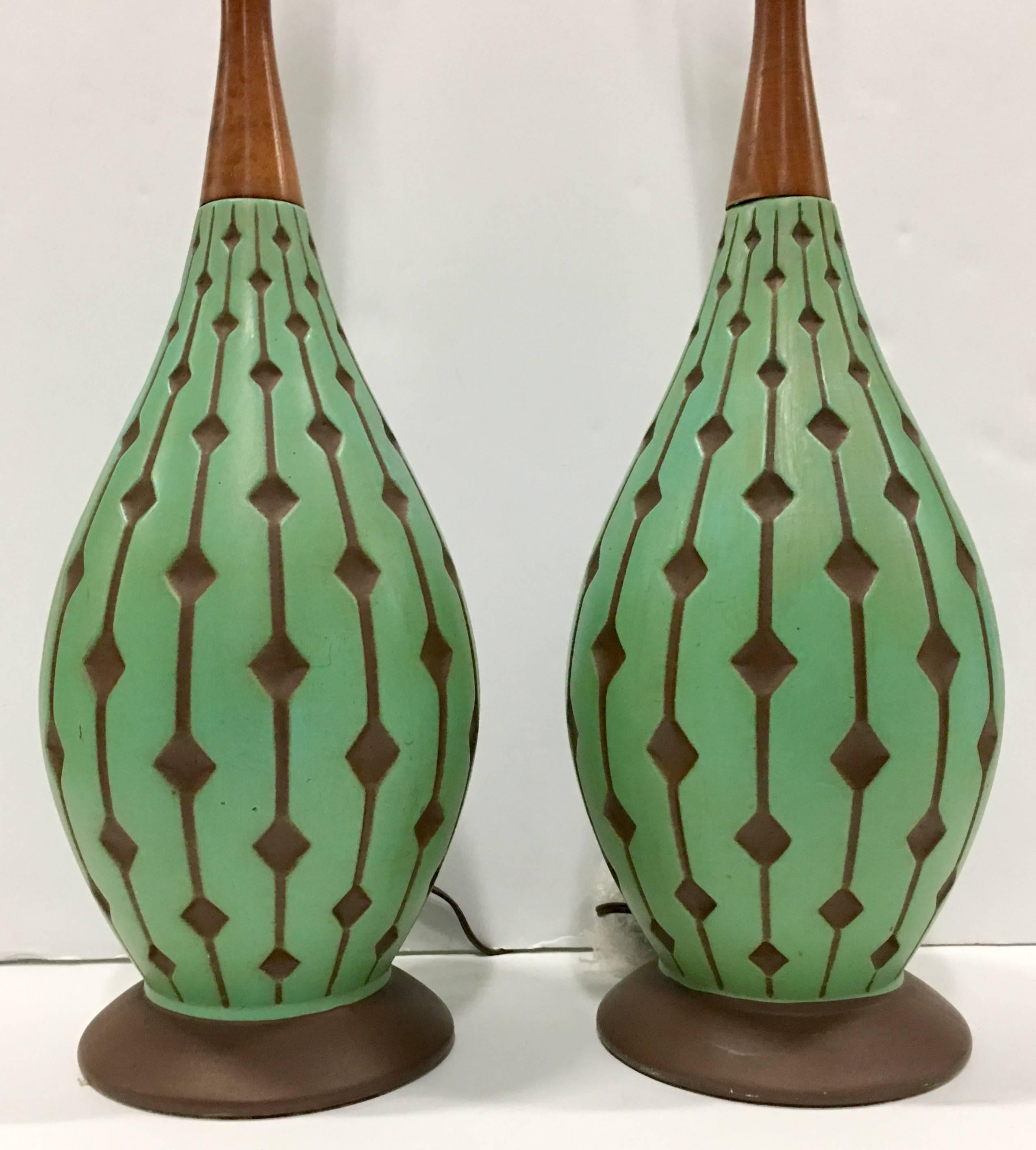American Mid-Century Modern Ceramic and Walnut Hand Painted Bowling Pin Lamp Pai