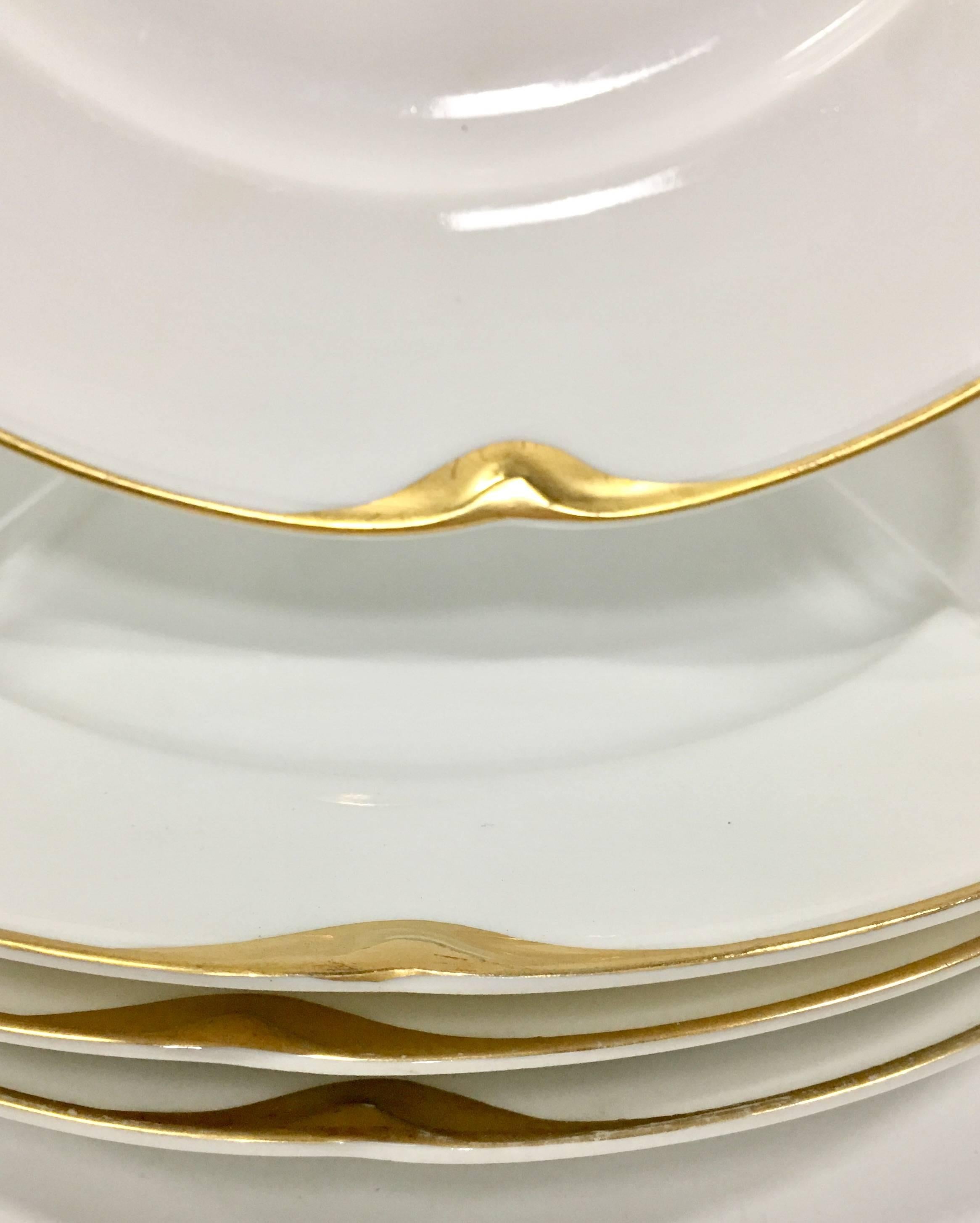 1930s Porcelain and 18-Karat Gold Dinnerware Set of 23 Pieces by Royal Epiag In Excellent Condition In West Palm Beach, FL