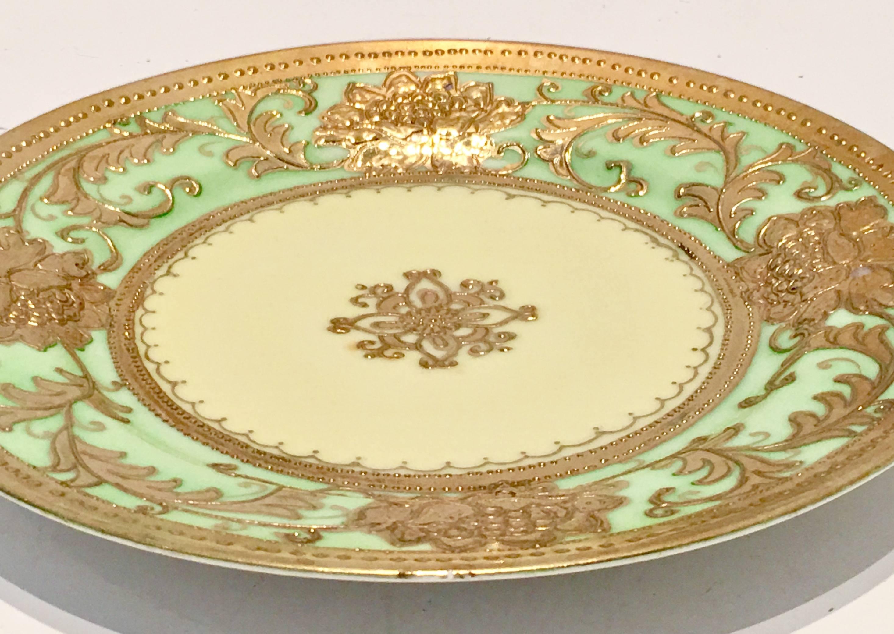 Hand-Painted 1920s Japanese Porcelain Lusterware 22-Karat Gold Gilt Tea Set of 18 Pieces