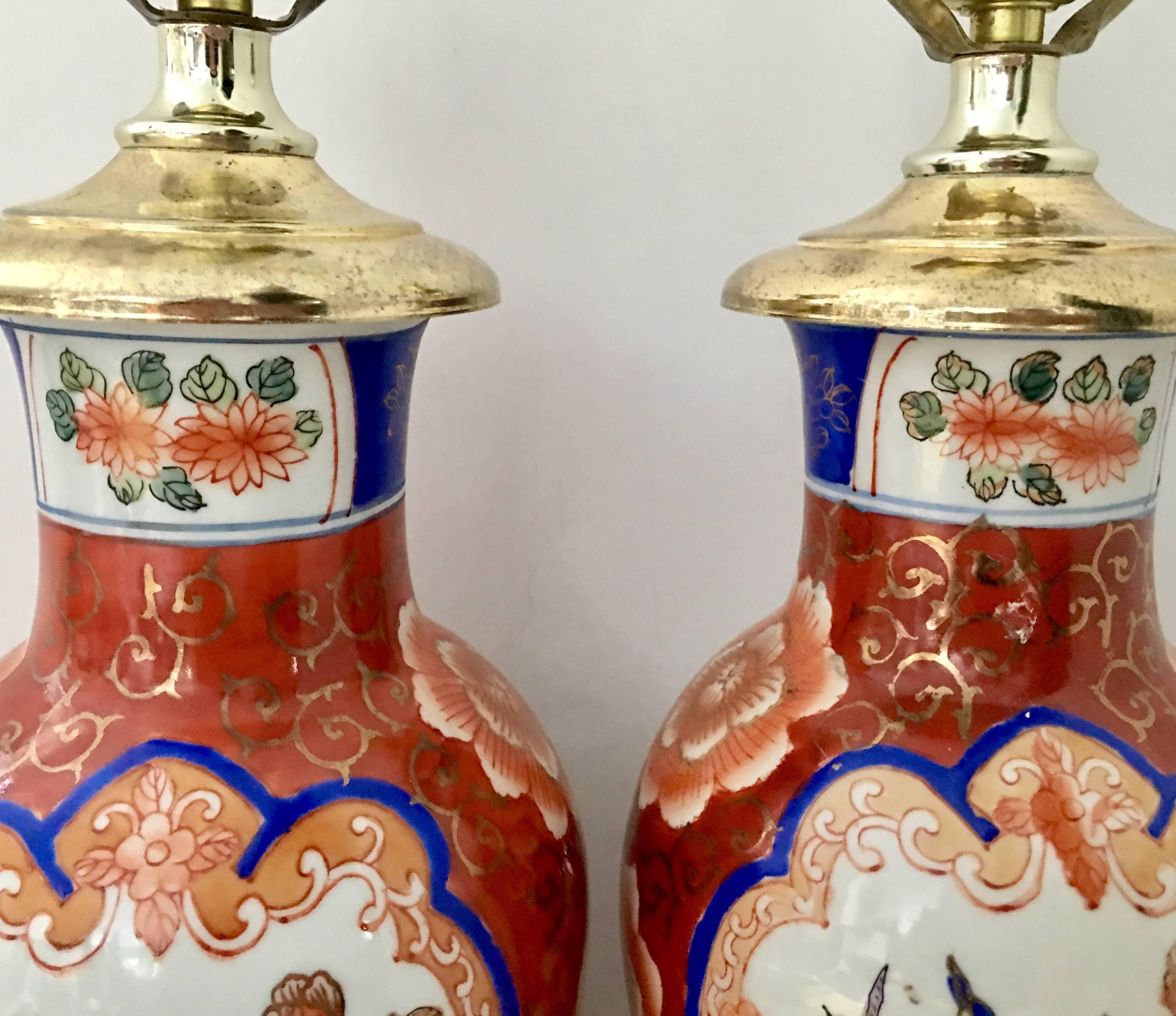 Pair of Mid-Century Hand-Painted Porcelain Imari Vase Lamps In Excellent Condition In West Palm Beach, FL