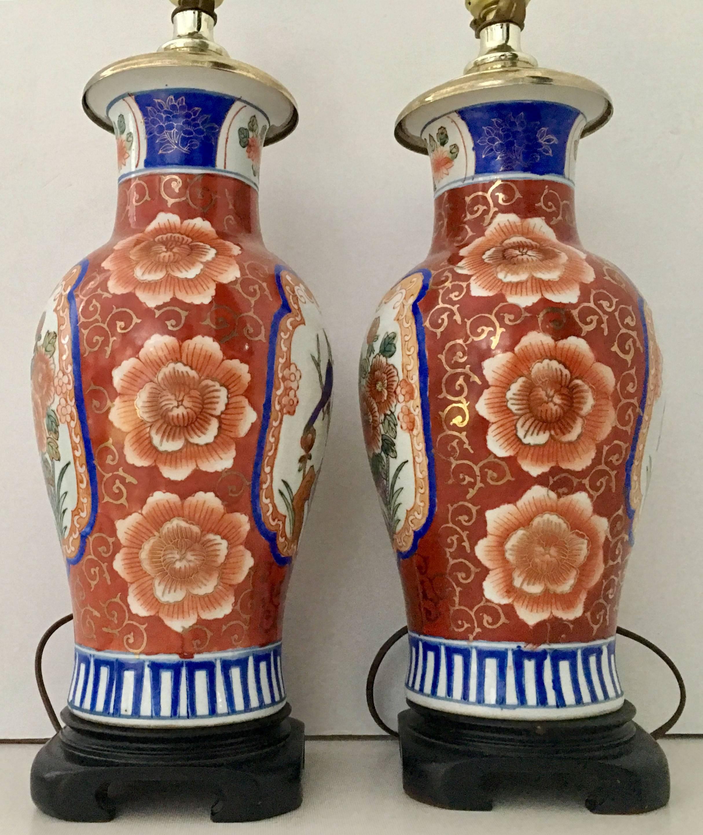 Hollywood Regency Pair of Mid-Century Hand-Painted Porcelain Imari Vase Lamps