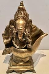 20. Jahrhundert massivem Messing "Glück" Elefant Buddha in einer Shell-Skulptur