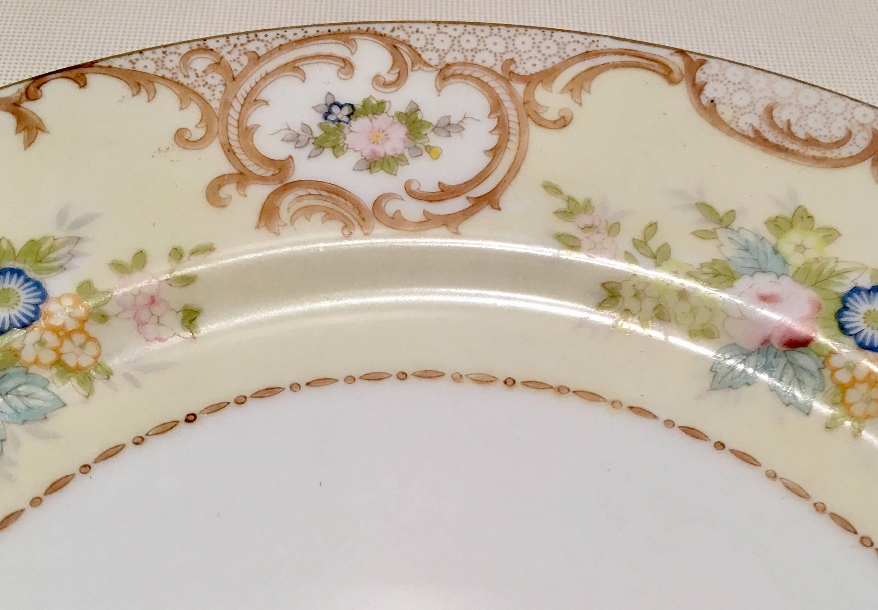 Japanese Hand Painted Porcelain Set of Nine Dinner Plates by, Meito China In Excellent Condition In West Palm Beach, FL