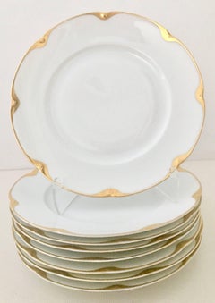 1930s Porcelain and 18-Karat Gold Dinnerware Set of 31 Pieces