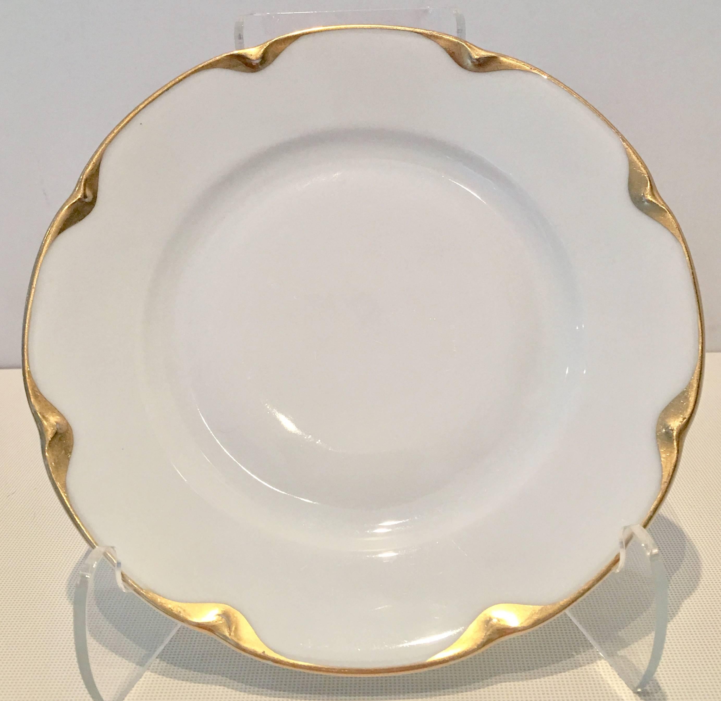 Hand-Painted 1930s Porcelain and 18-Karat Gold Dinnerware Set of 31 Pieces