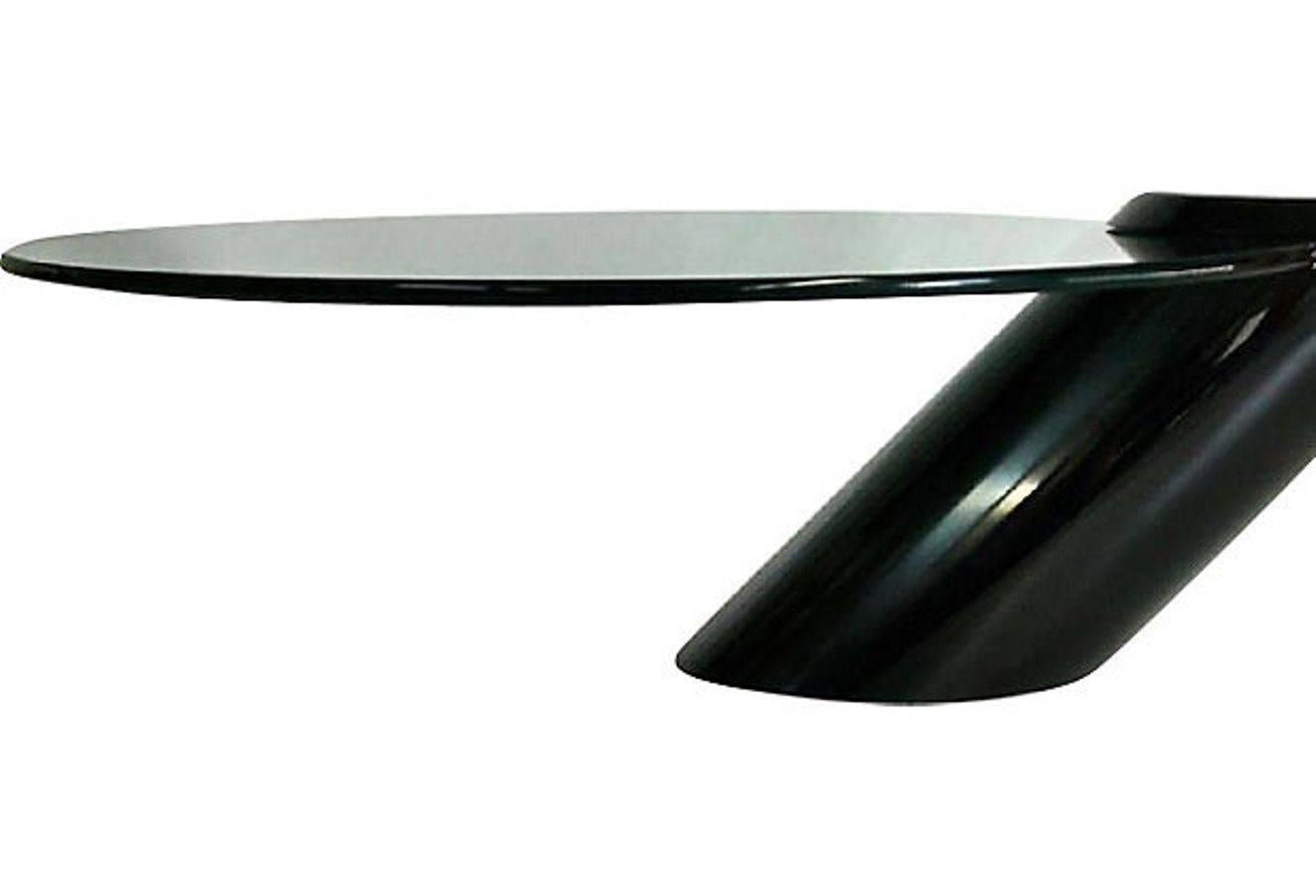 Exceptional 1970s modern and clean line design By J. Wade Beam for Brueton, 