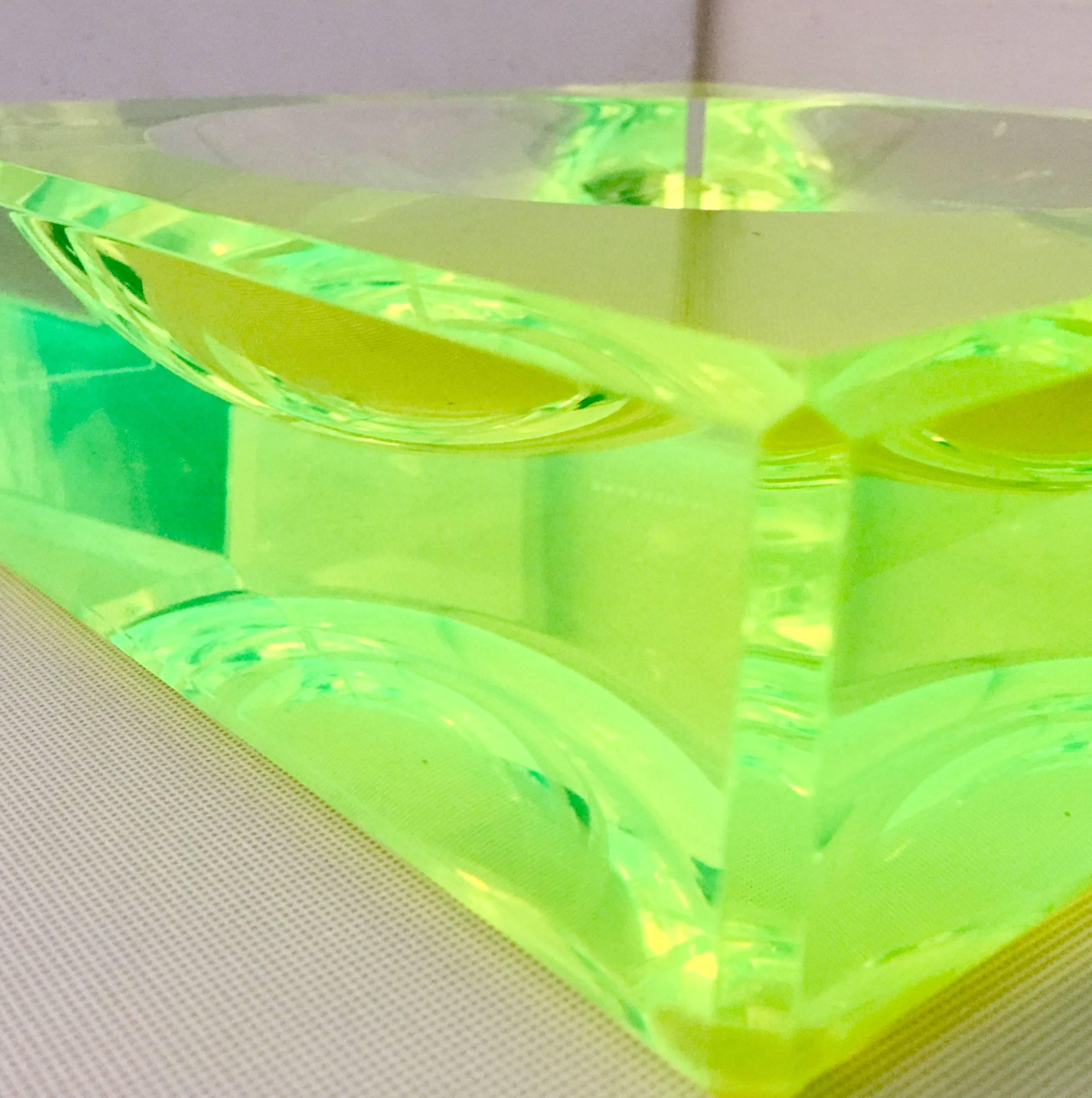 Modern Lucite Carved Optic Square & Round  Bowl by Alexendra Von Furstenberg For Sale 4