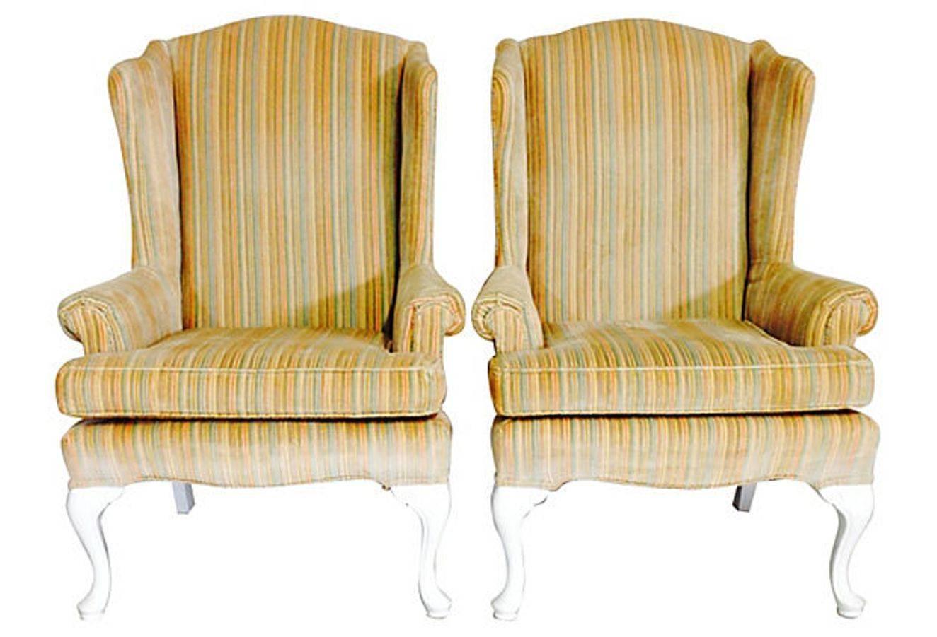 20th Century Pair Of American Queen Anne Style Wing Back Chairs For Sale 9