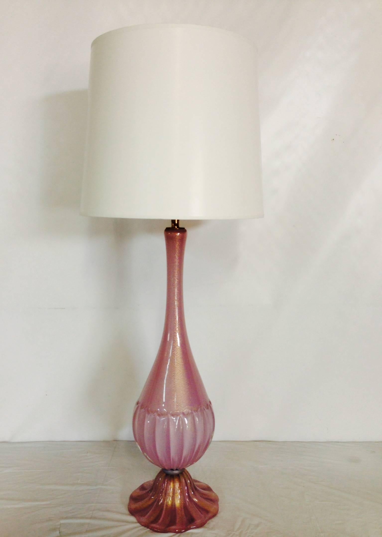 Mid-Century Modern 1960s Murano Glass Pink and Gold Dust Table Lamp