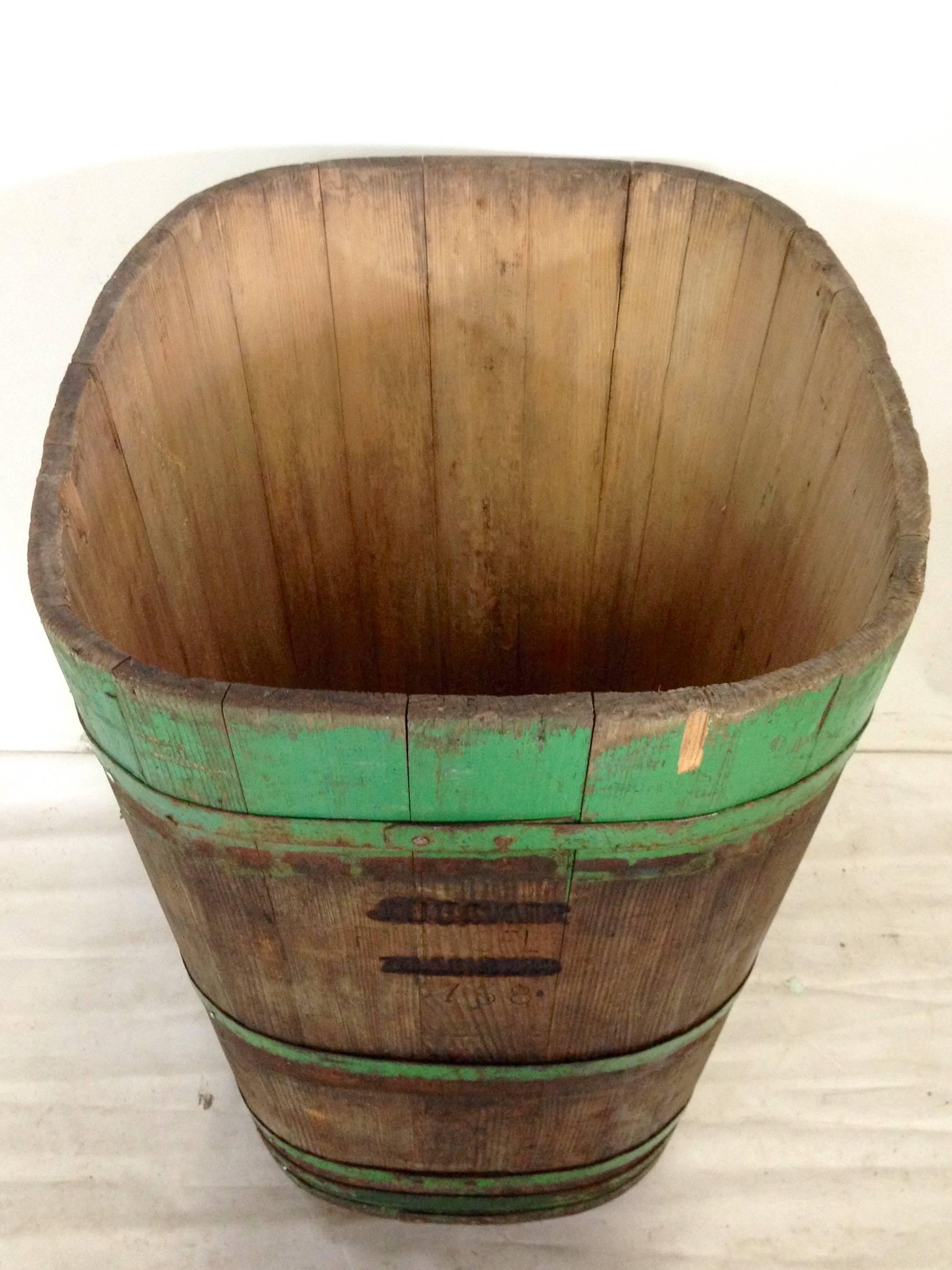 Antique Oversized French Oakwood and Iron Winery Barrel In Distressed Condition In West Palm Beach, FL