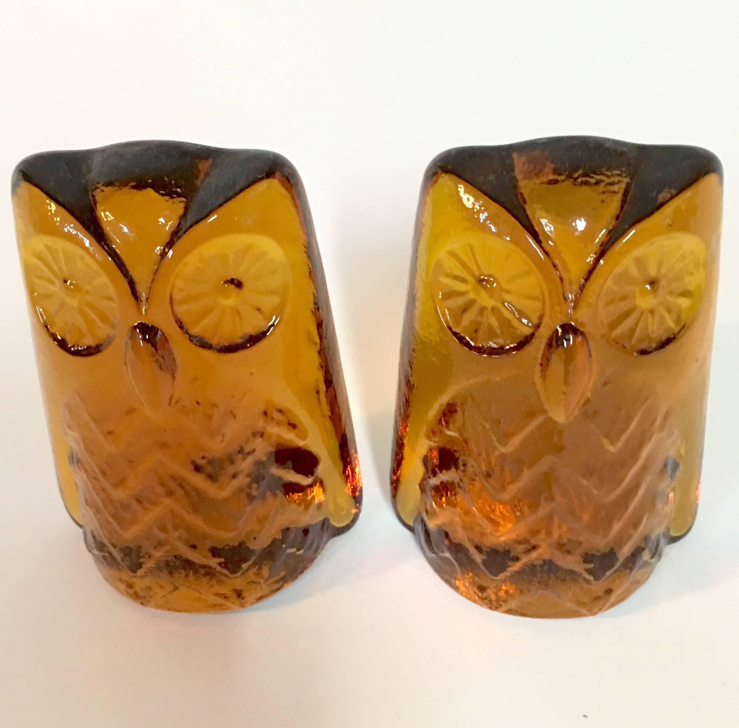 1960s pair of Classic Blenko Glass owl bookends/paperweights in amber.
