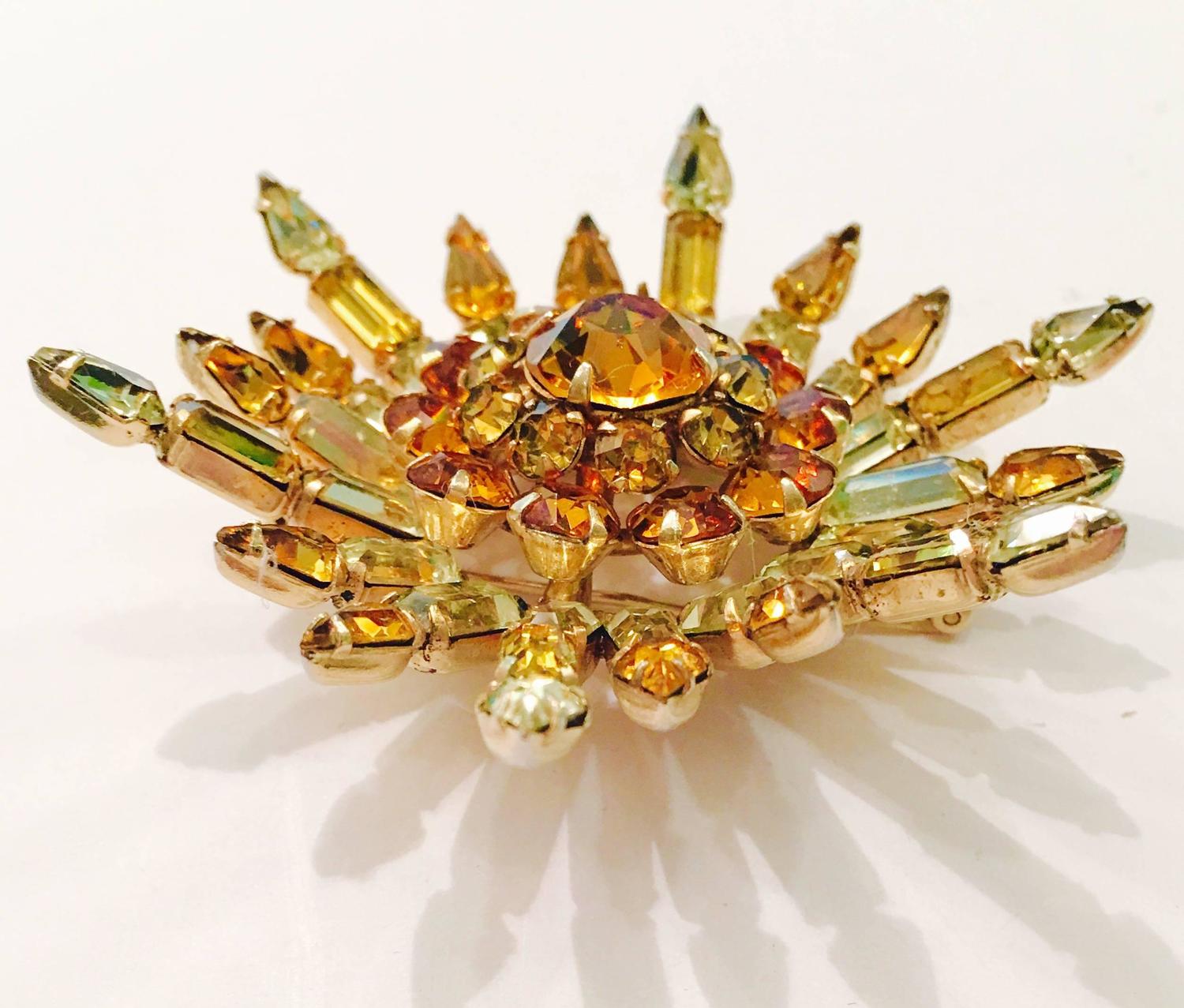 1940s Kramer Topaz and Gold Brooch For Sale at 1stdibs