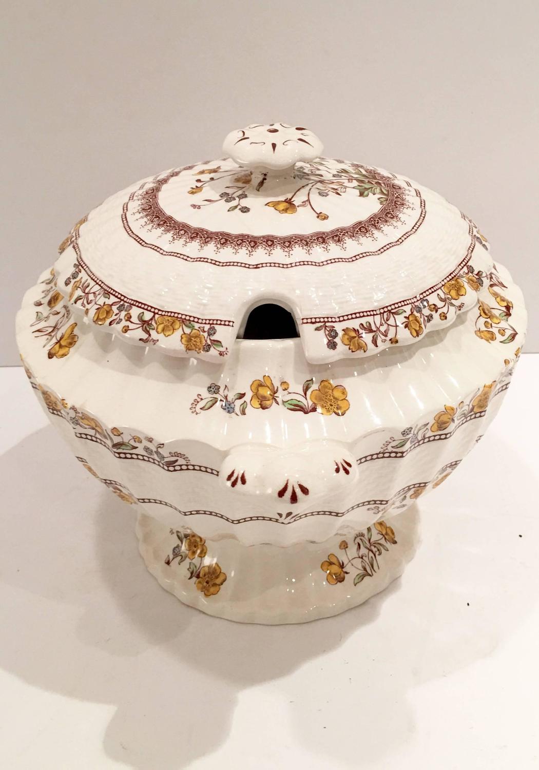 1970s Spode England "Buttercup" Bone China Lidded Soup Tureen For Sale