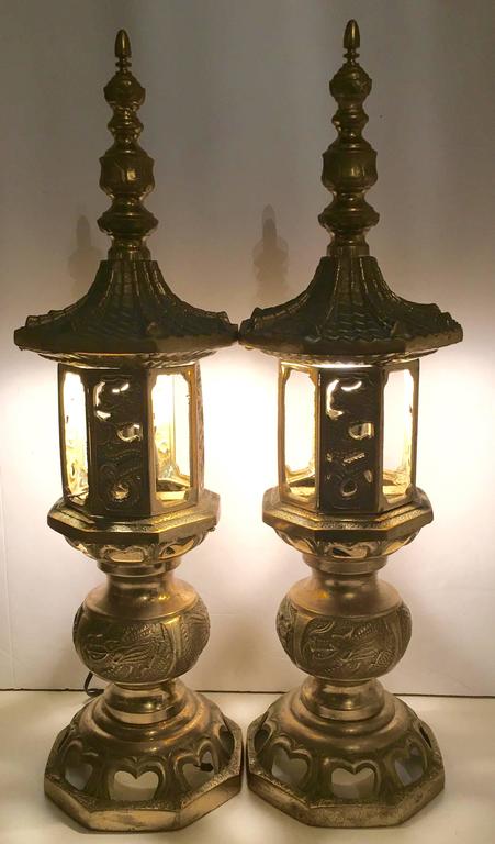 Vintage Chinese Br Paa Temple Table Lamp Pair At 1stdibs Hollywood Regency Vintage Chinese Br Paa Temple Table Lamp Pair For