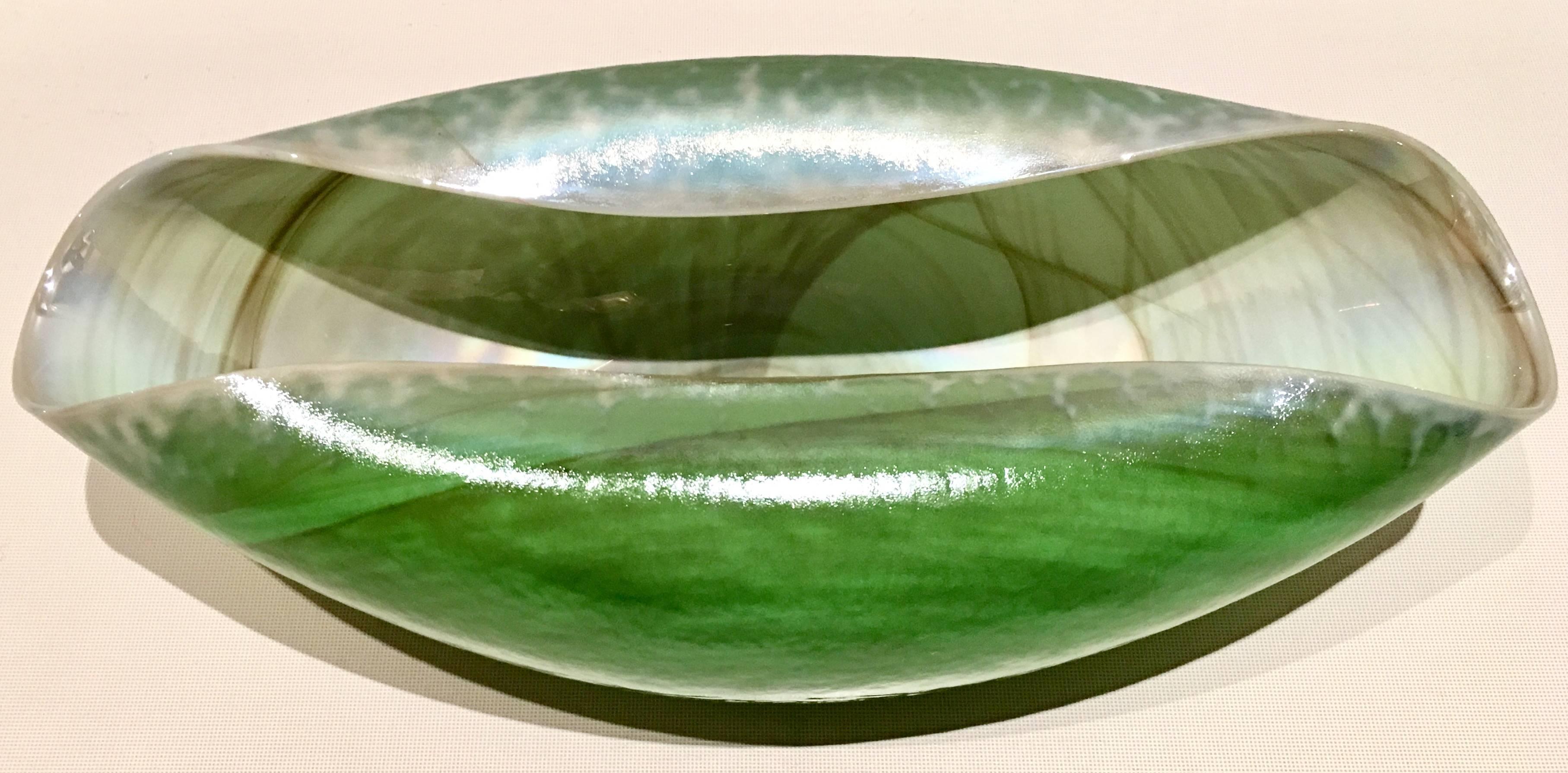Italian Murano Glass Iridescent Organic Shell Bowl In Excellent Condition In West Palm Beach, FL