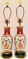 Paar handbemalte Imari-Vasen-Tischlampen aus Porzellan