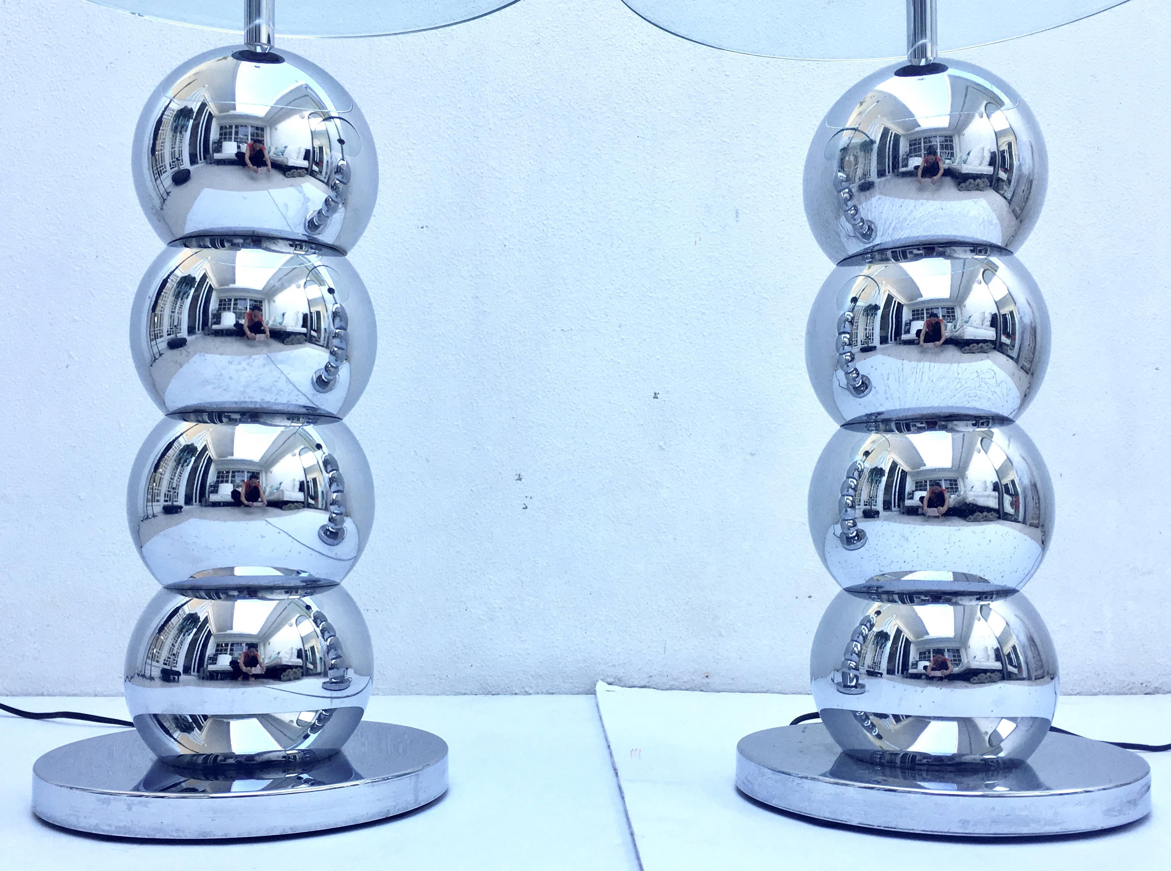 Pair of Mid-Century Modern Laurel Style Chrome Ball & Glass Table Floor Lamps In Good Condition For Sale In West Palm Beach, FL