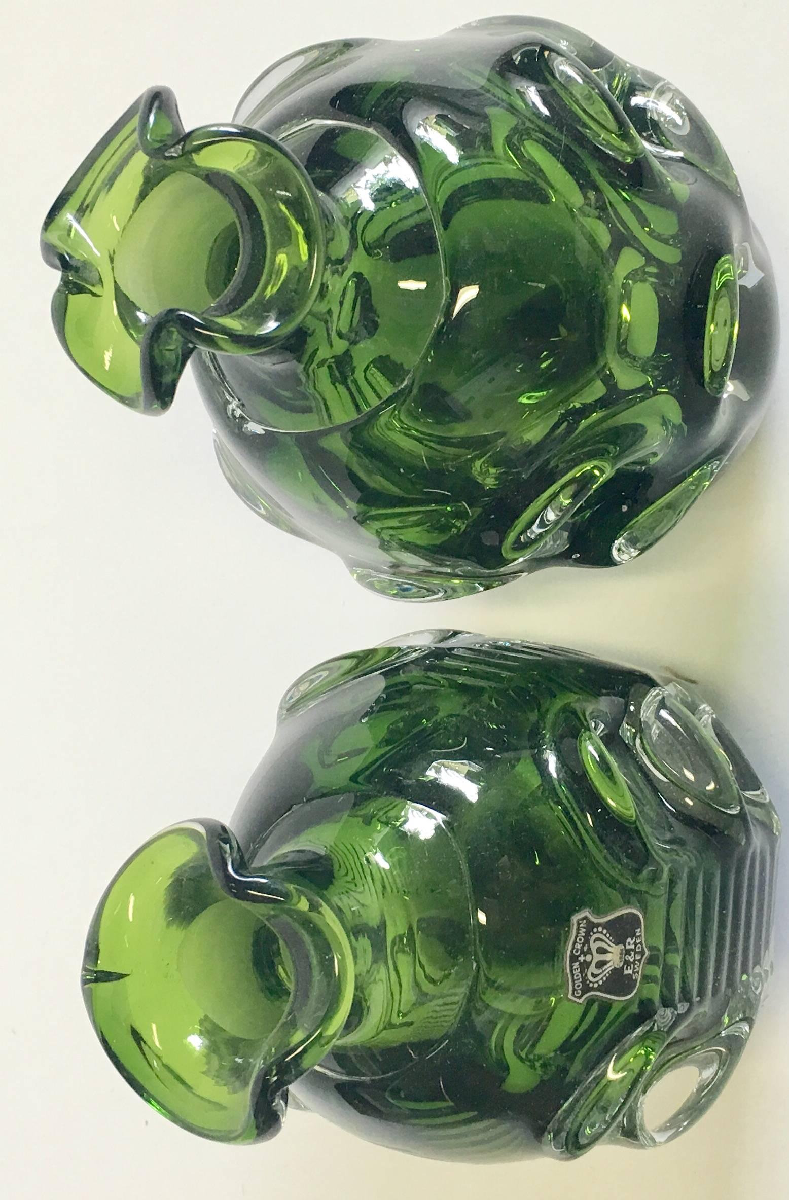 Pair Of Mid-Century Modern Swedish Emerald Green Blown Glass Decanters For Sale 2