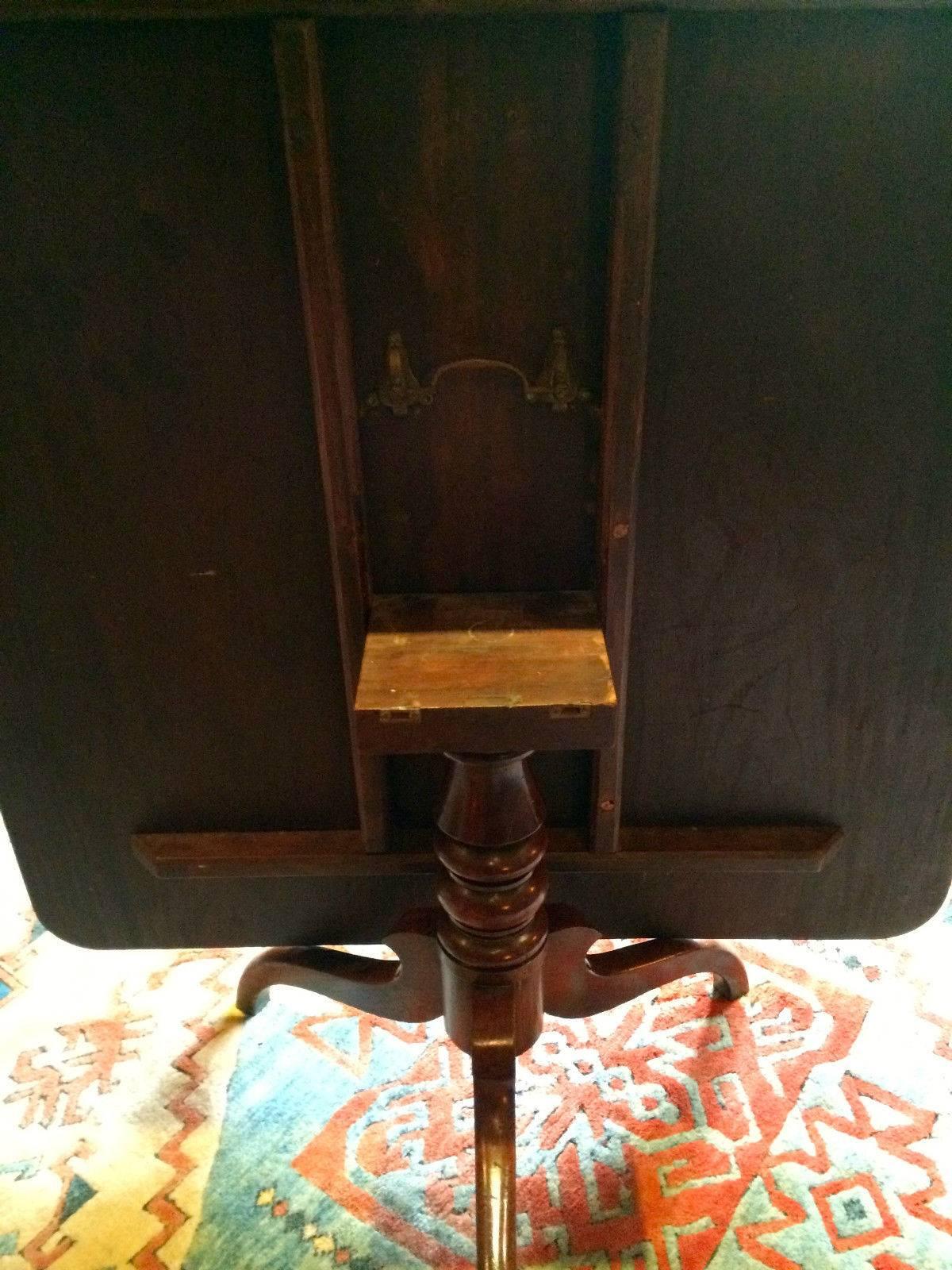 Antique Dining Tilt-Top Table Tripod Victorian Mahogany 19th Century Centre In Good Condition In Longdon, Tewkesbury