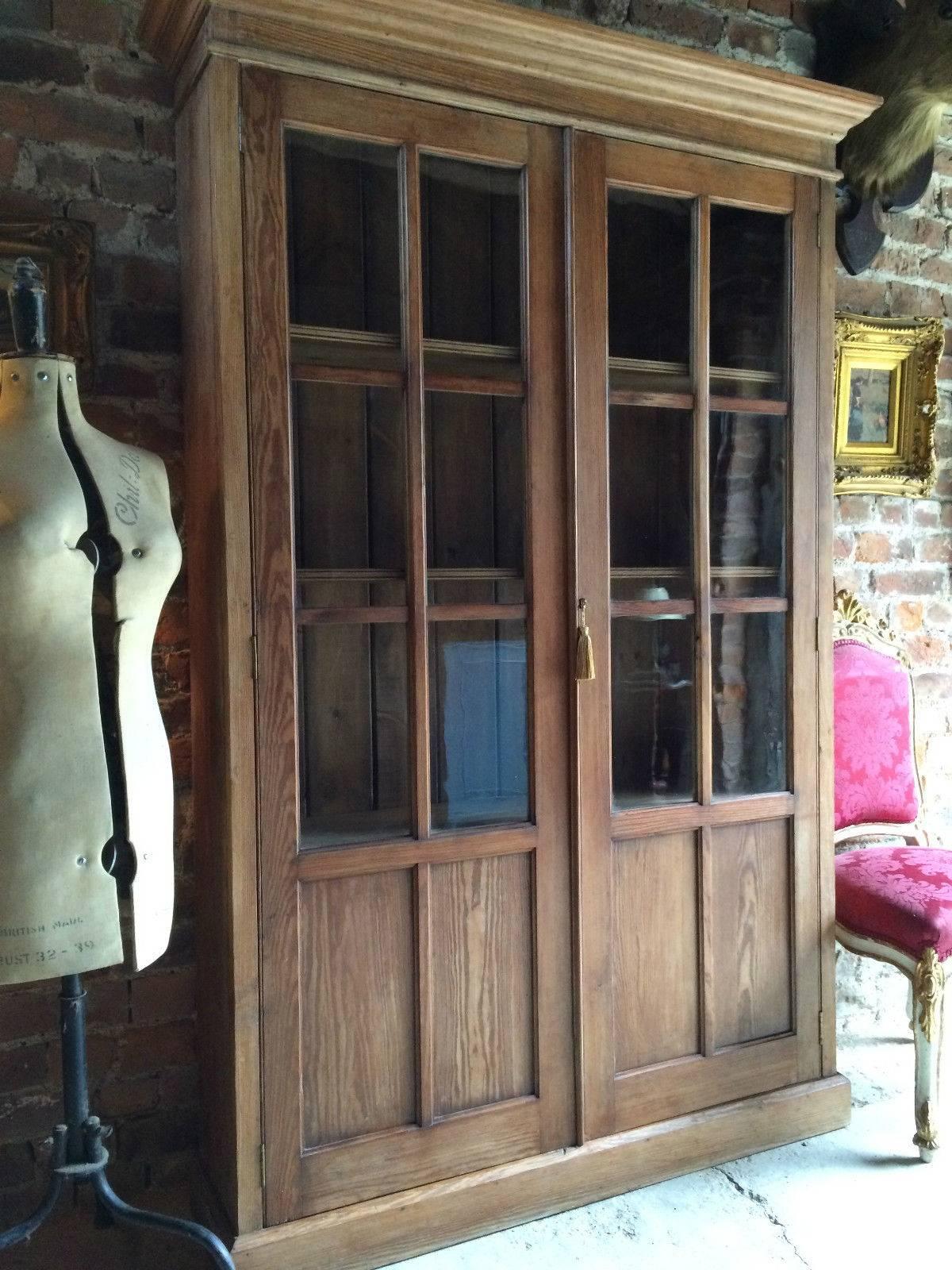 Antique Pine Bookcase Display Cabinet, Victorian, 19th Century In Good Condition In Longdon, Tewkesbury