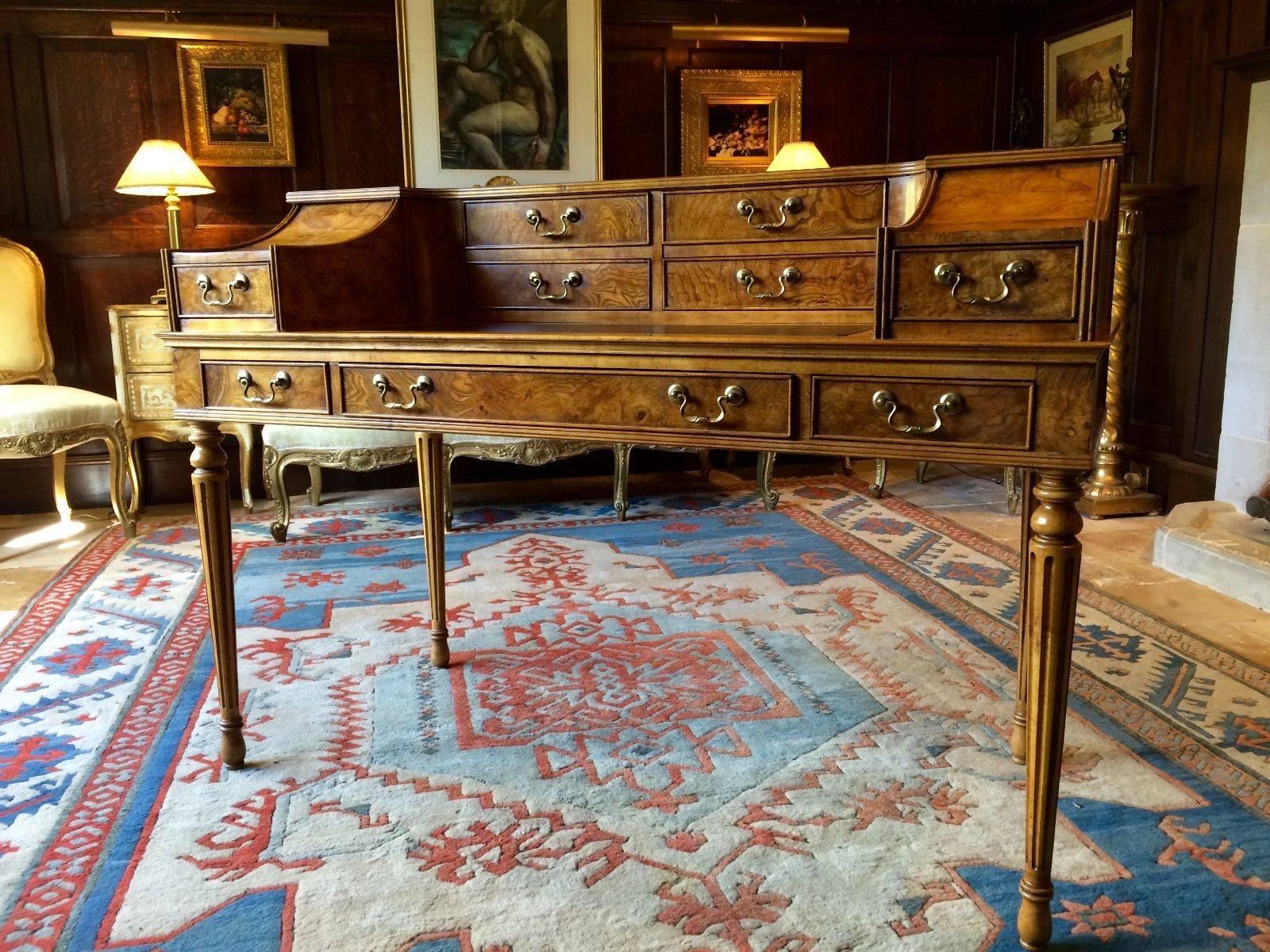 Carlton House Style Writing Desk Burr Veneer Superb Antique Style In Excellent Condition In Longdon, Tewkesbury