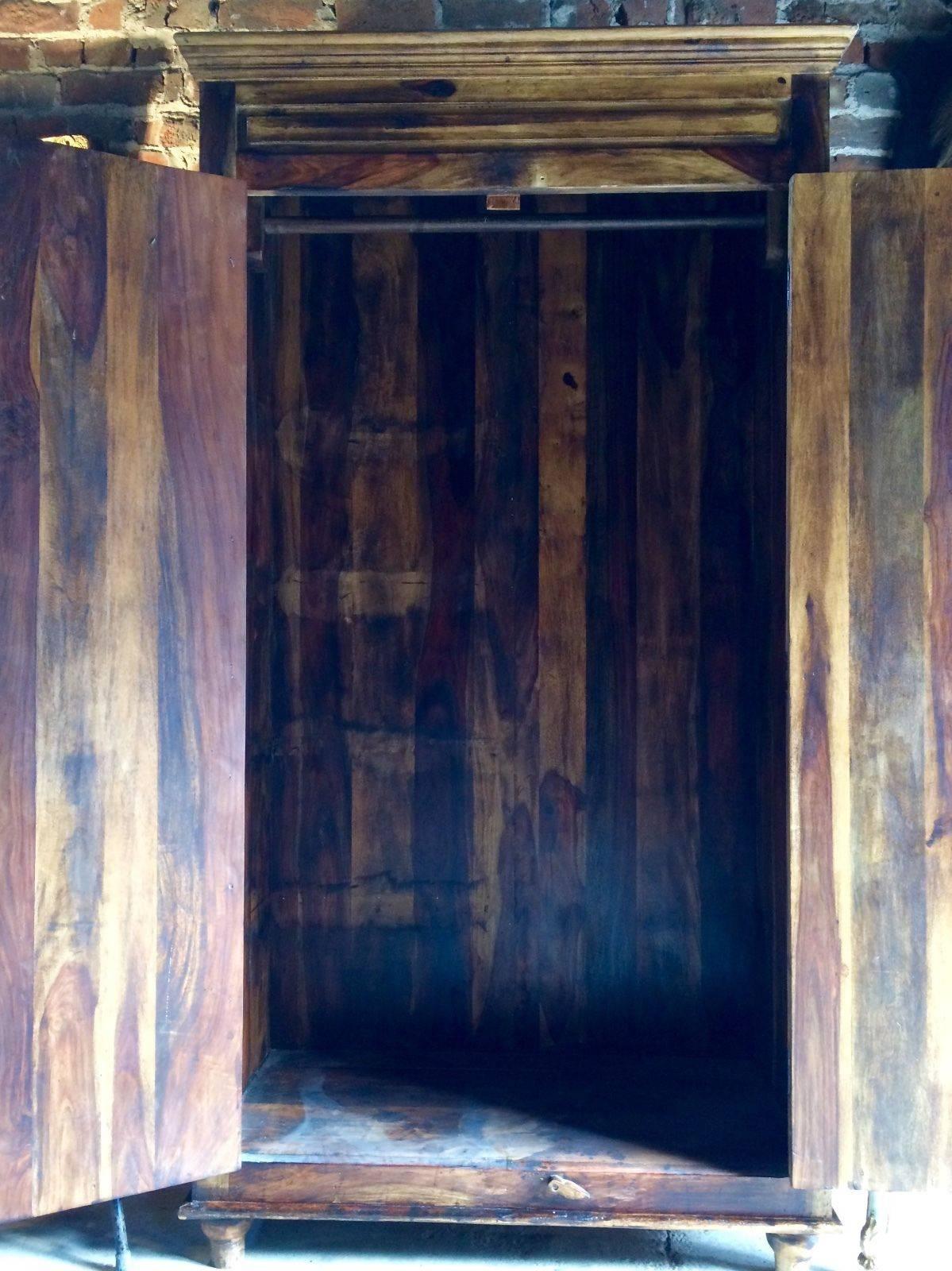 wardrobe in arabic