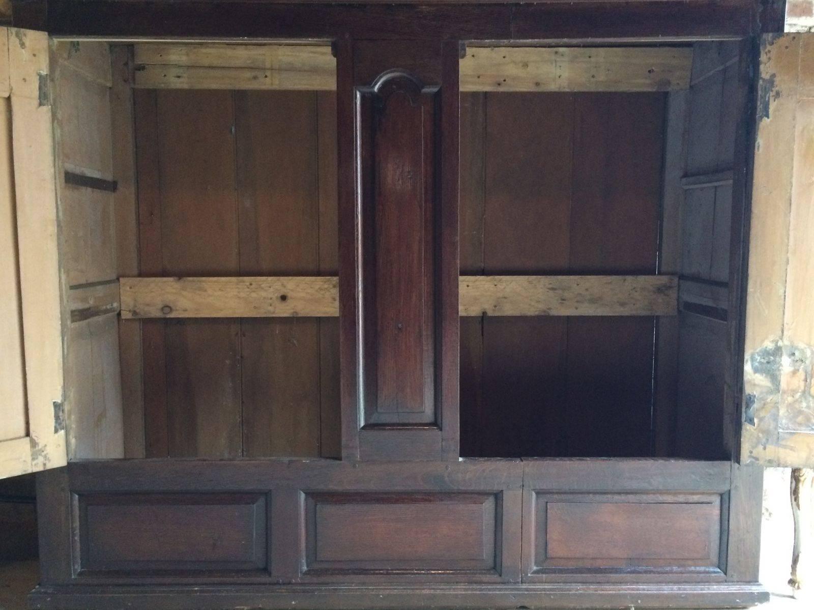 Antique Wardrobe Livery Cupboard Solid Oak 18th Century George III In Good Condition In Longdon, Tewkesbury