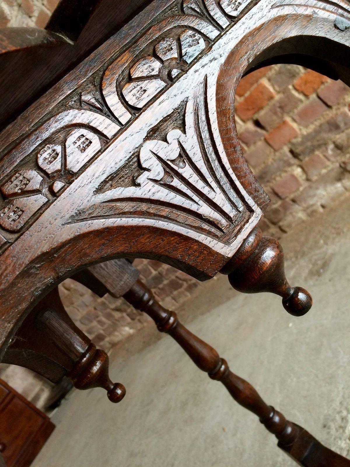 Small Carved Solid Oak Victorian Trefoil Table, 19th Century 2