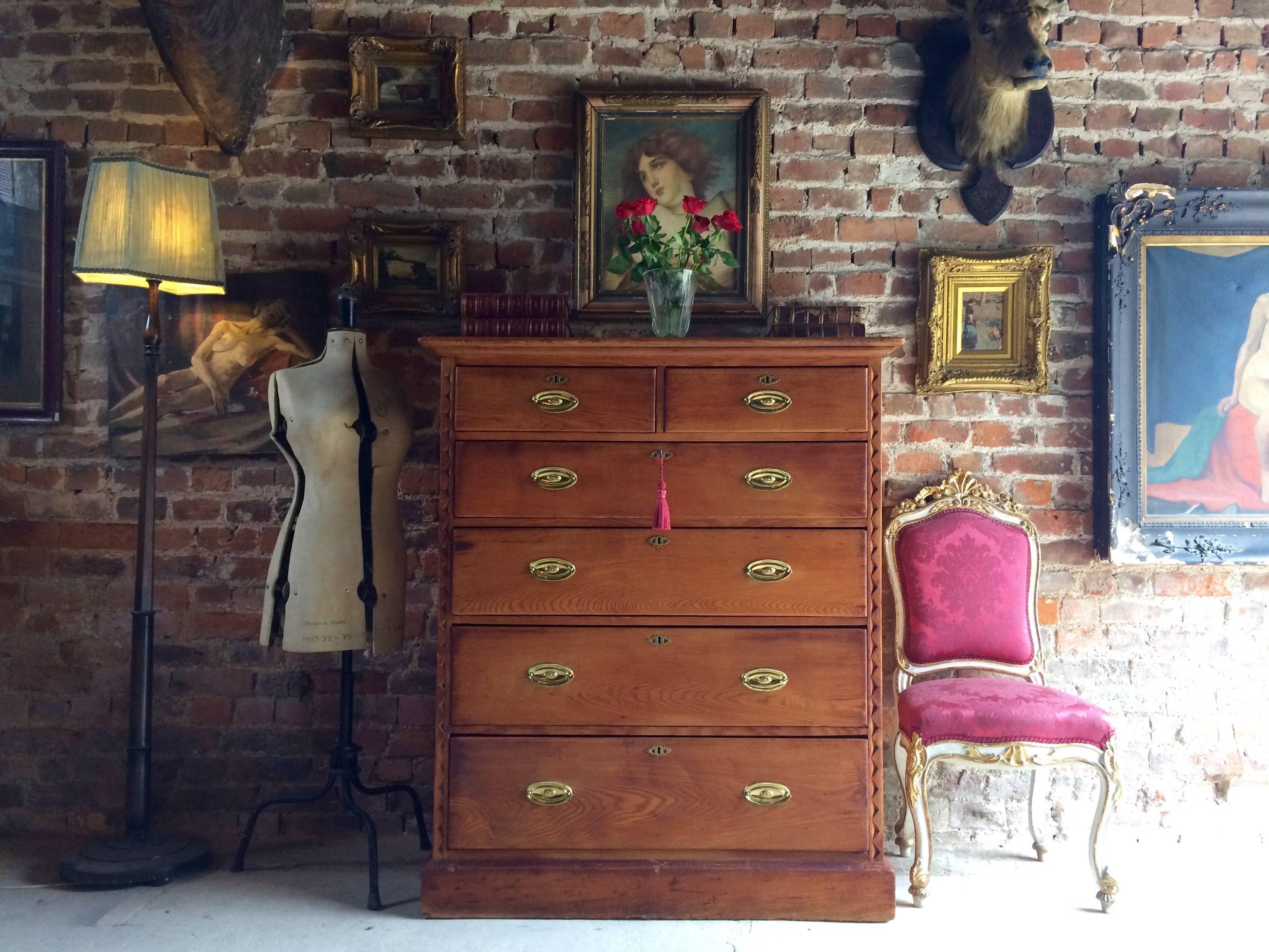 Fabulous large antique Victorian solid pine chest of drawers dresser, circa 1875

Description:

A beautifully large and handsome 19th century Victorian solid pine chest of drawers dresser dating to circa 1875, the rectangular top over a flight
