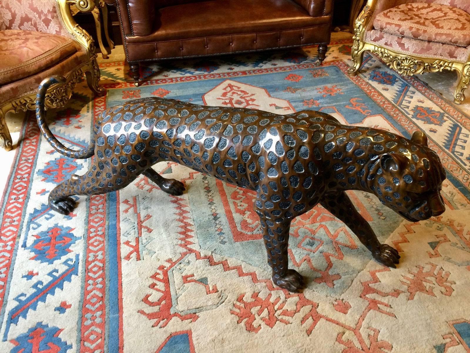 Lifesize Bronze Leopard Sculpture Large and Heavy Prowling Wild Cat In Excellent Condition In Longdon, Tewkesbury