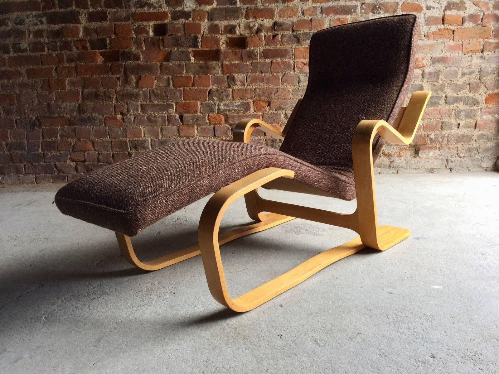 A fabulous Marcel Breuer long chair (1902-1981) as featured in the Victoria and Albert Museum ((V&A) London, Marcel Breuer has been described as one of the most influential designers of the 20th century. He was an architect and furniture designer,