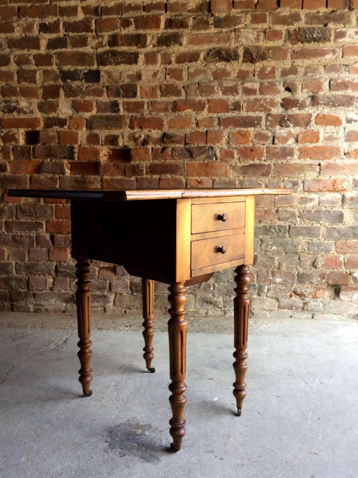 Antique 19th Century French Walnut Side Table Sutherland In Good Condition In Longdon, Tewkesbury