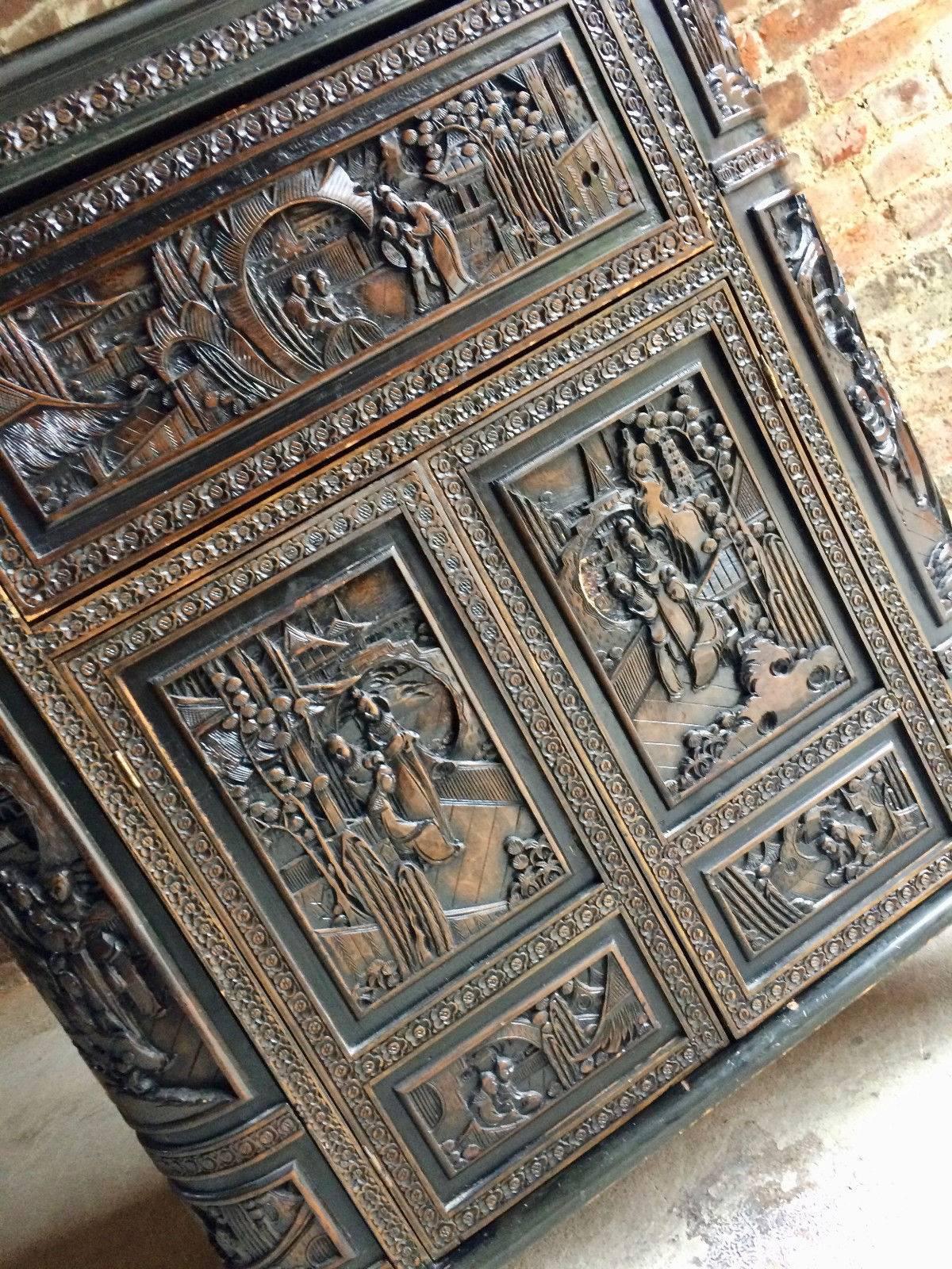 Antique Style Chinese Cocktail Cabinet Drinks Bar Heavily Carved In Good Condition In Longdon, Tewkesbury