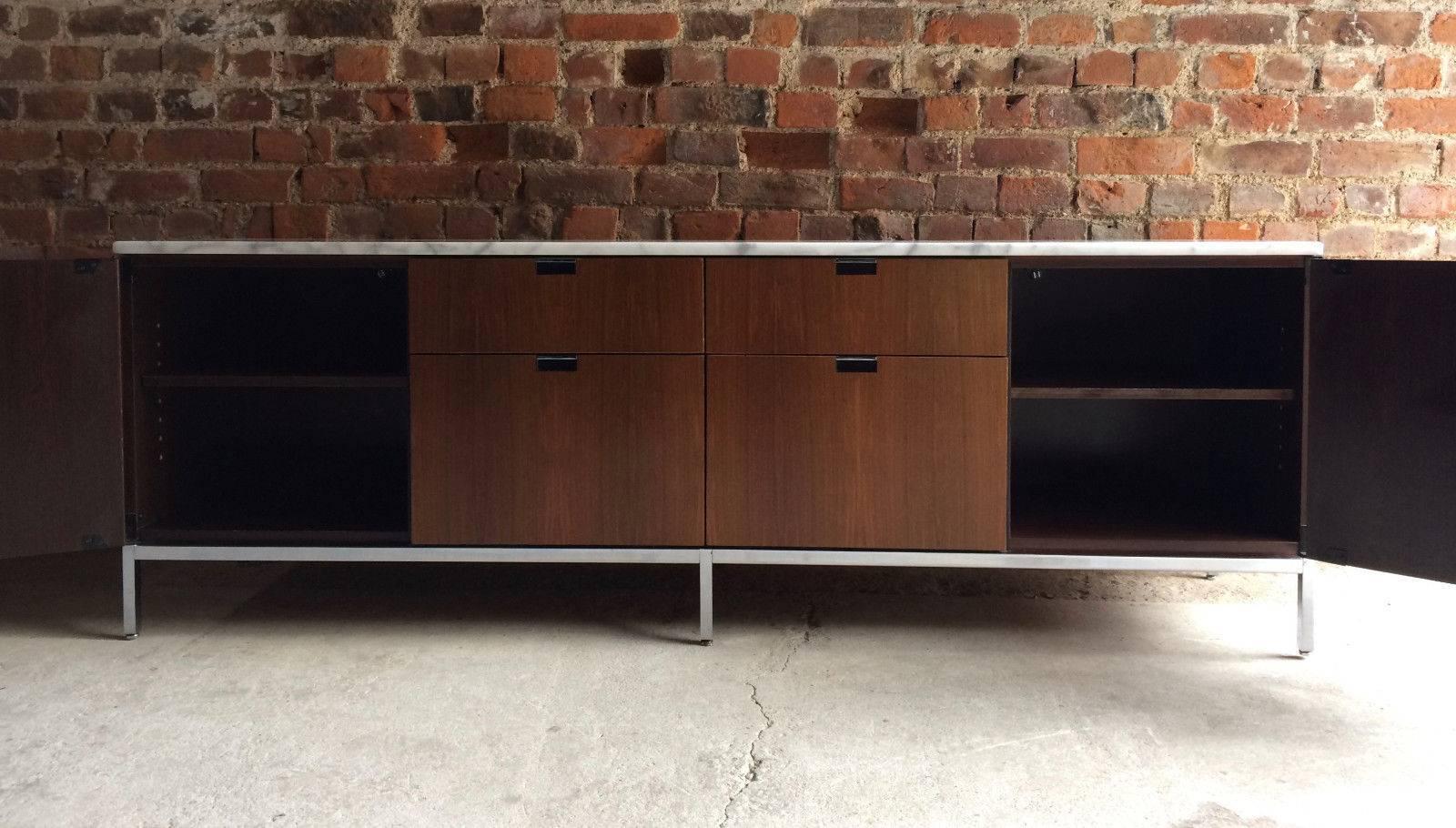 Marble-Topped Light Walnut Credenza or Sideboard by Florence Knoll, Mid-Century In Good Condition In Longdon, Tewkesbury