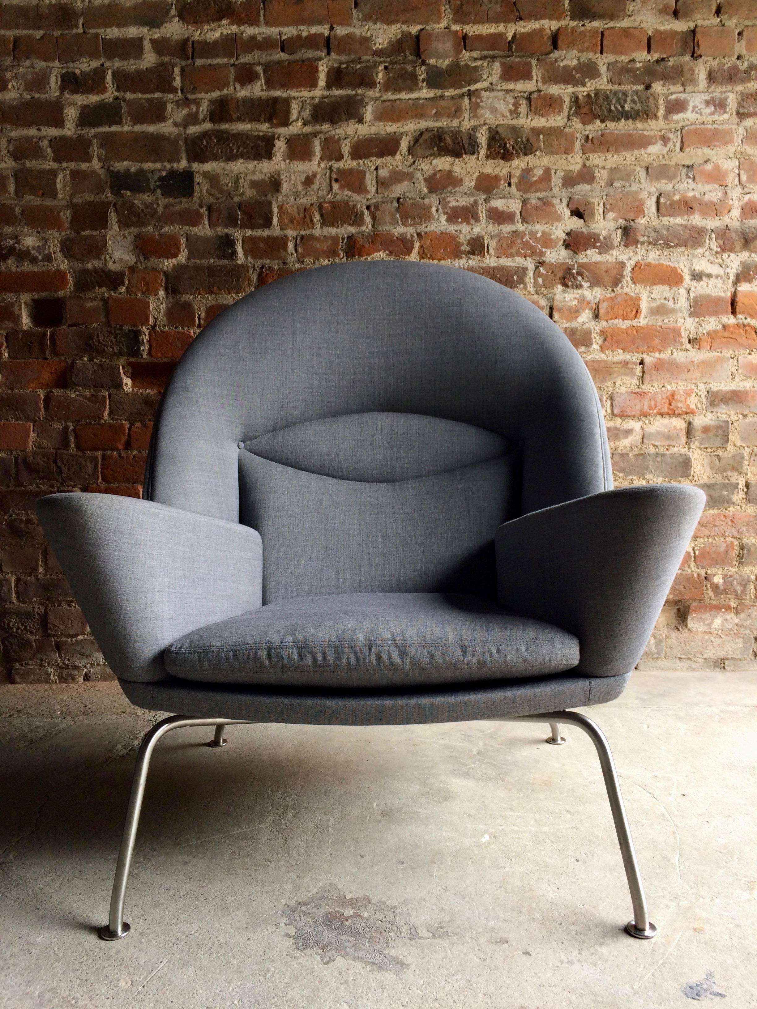 Danish Hans Wegner Lounge Chair Model 468 Oculus Manufactured by Carl Hansen Grey No.1