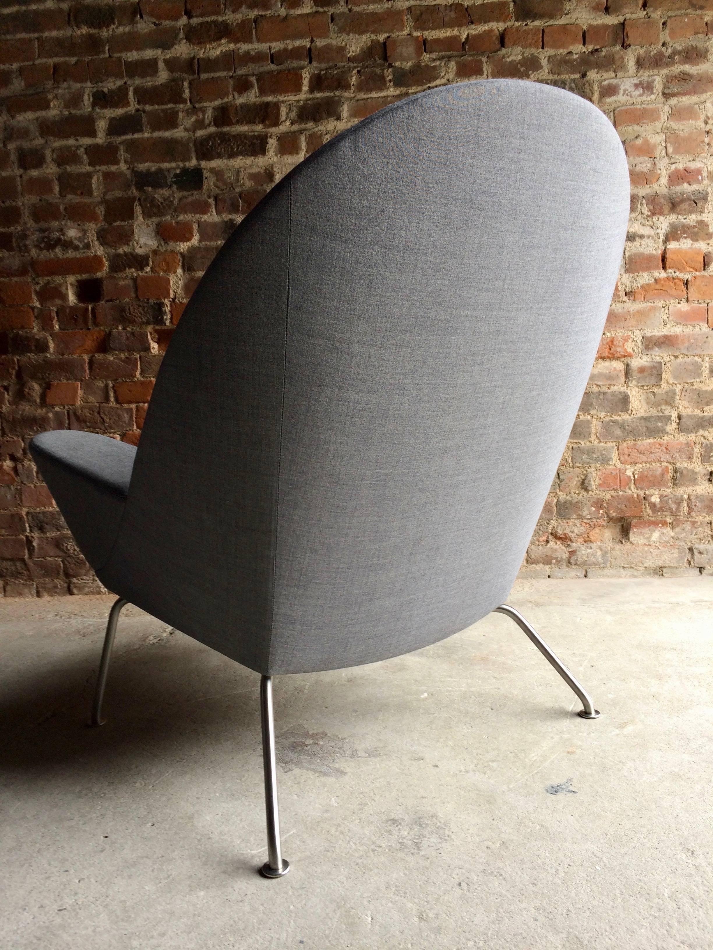 Hans Wegner Lounge Chair Model 468 Oculus Manufactured by Carl Hansen Grey No.1 In Good Condition In Longdon, Tewkesbury