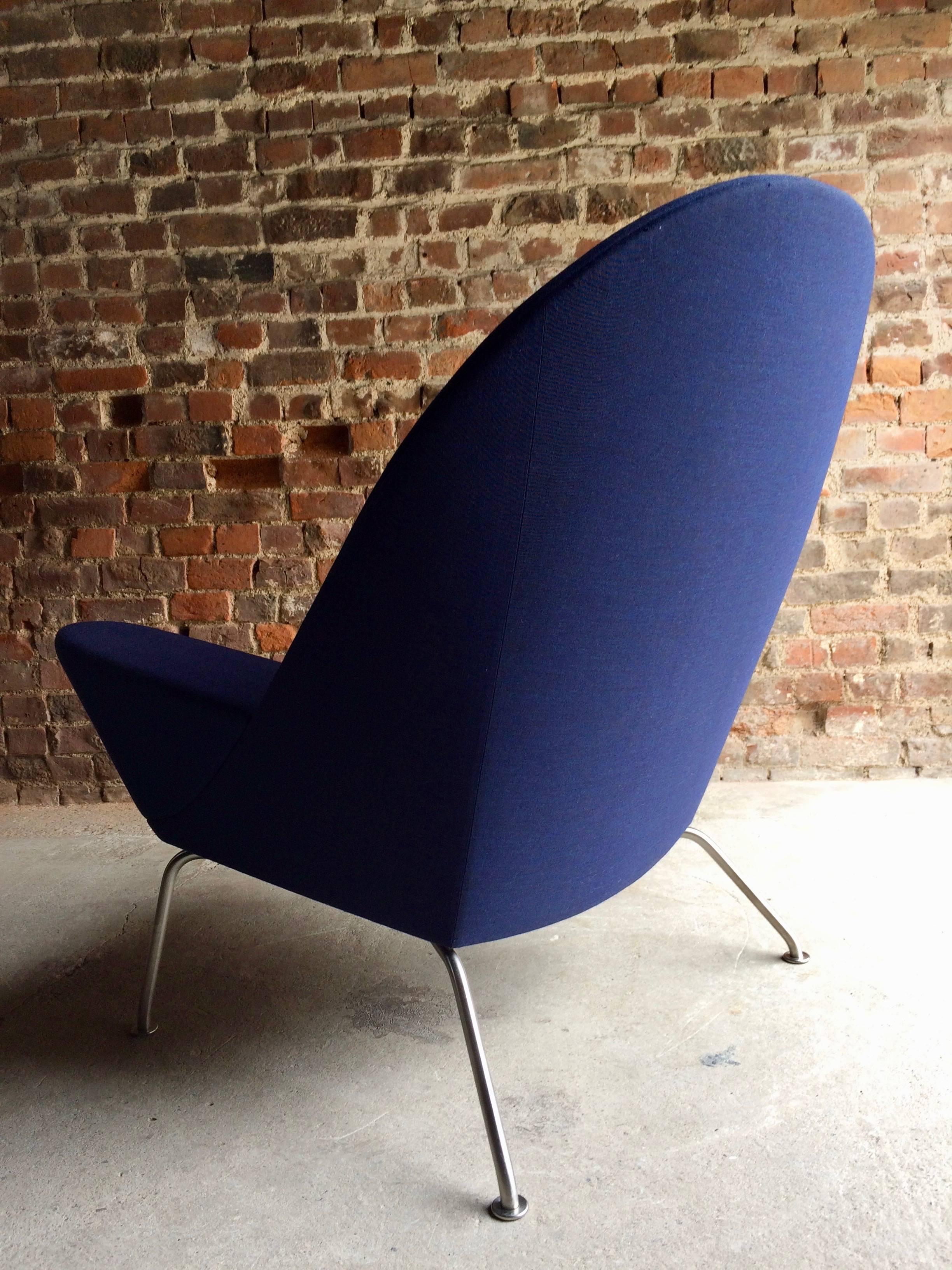 Mid-Century Modern Hans Wegner Lounge Chair Model 468 Oculus Manufactured by Carl Hansen Blue No.3