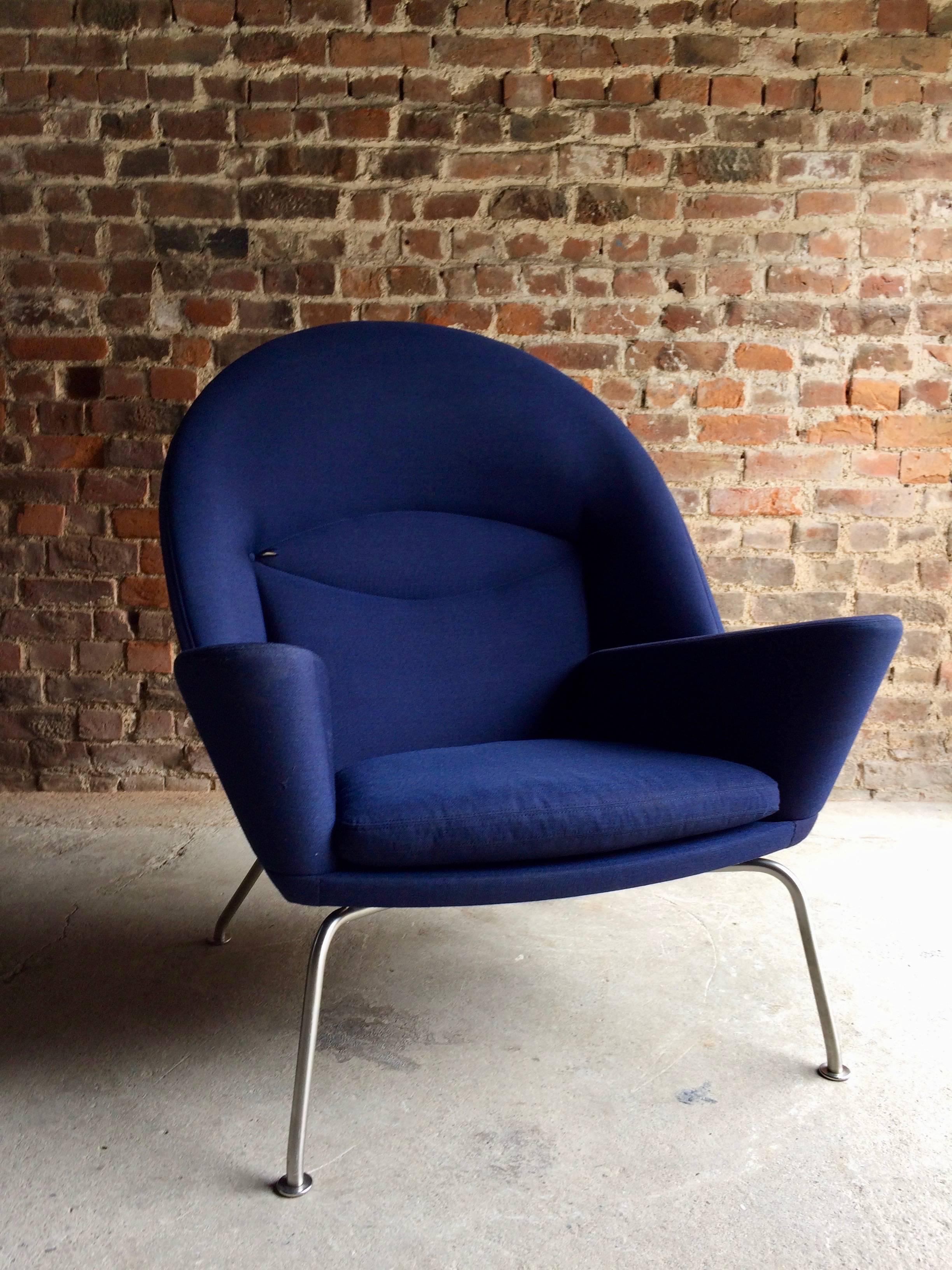 Hans Wegner Lounge Chair Model 468 Oculus Manufactured by Carl Hansen Blue No.3 1