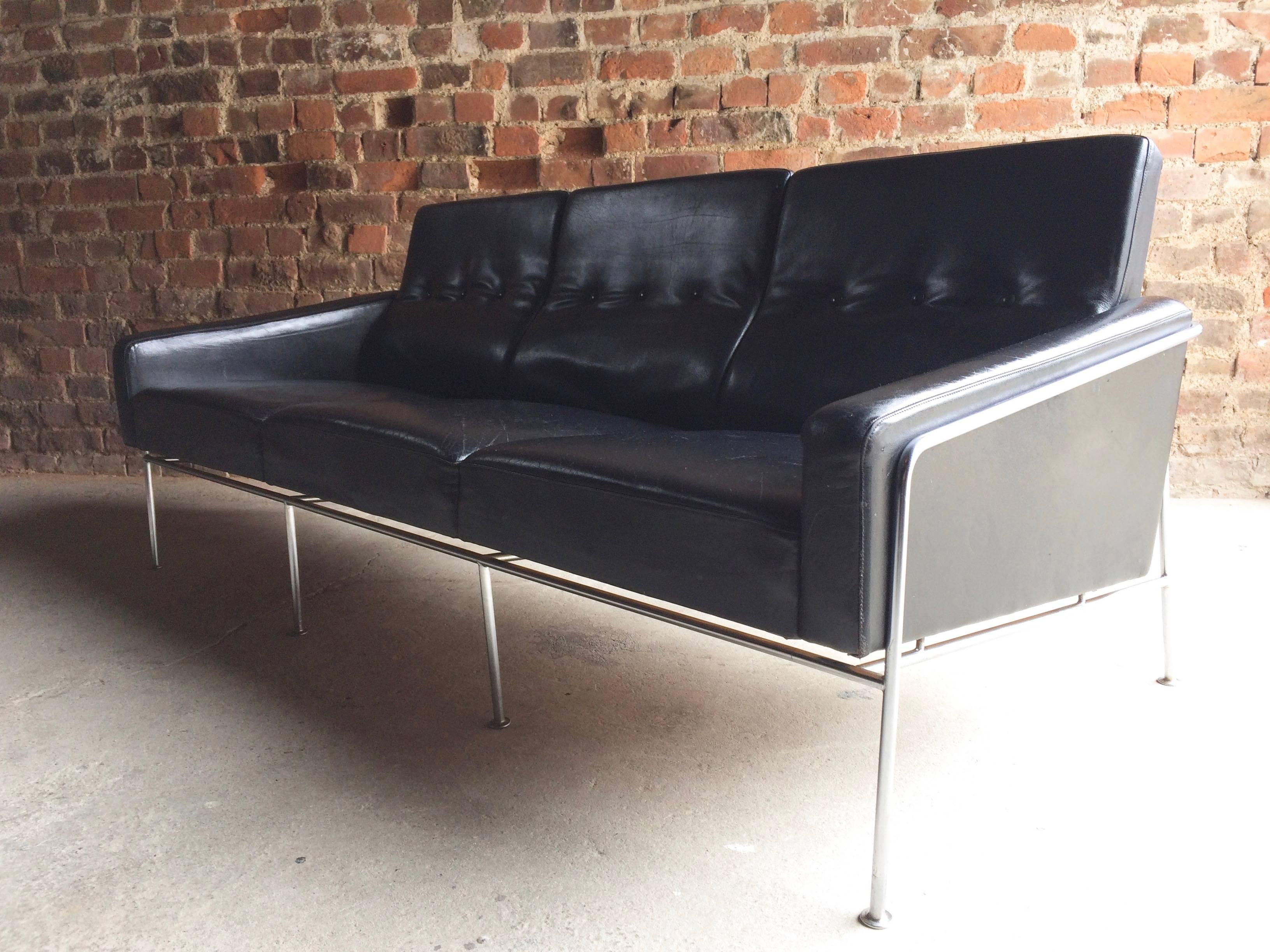 Danish Arne Jacobsen Model 3300 Three-Seat Black Leather Sofa by Fritz Hansen, 1960s