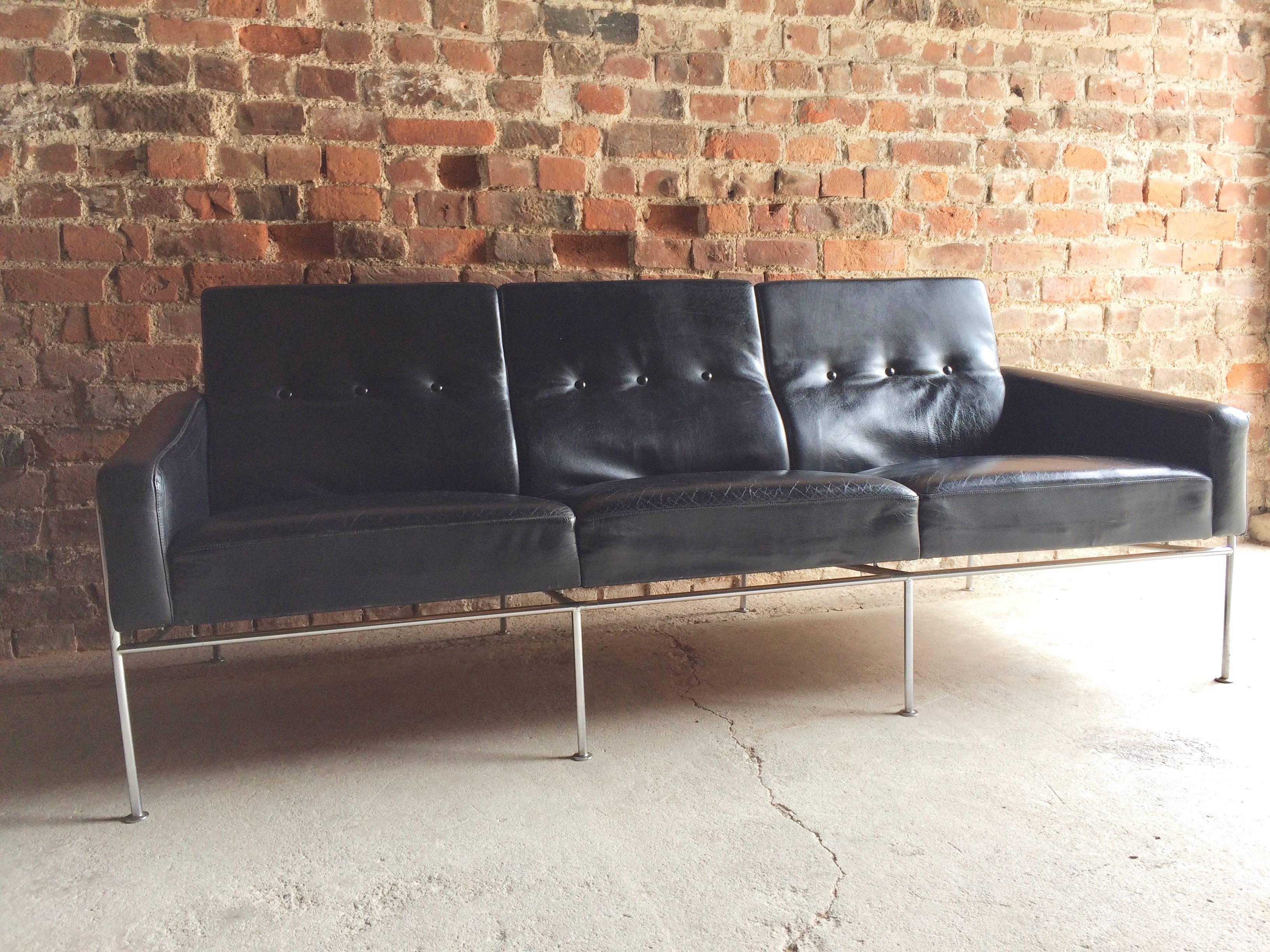 Steel Arne Jacobsen Model 3300 Three-Seat Black Leather Sofa by Fritz Hansen, 1960s