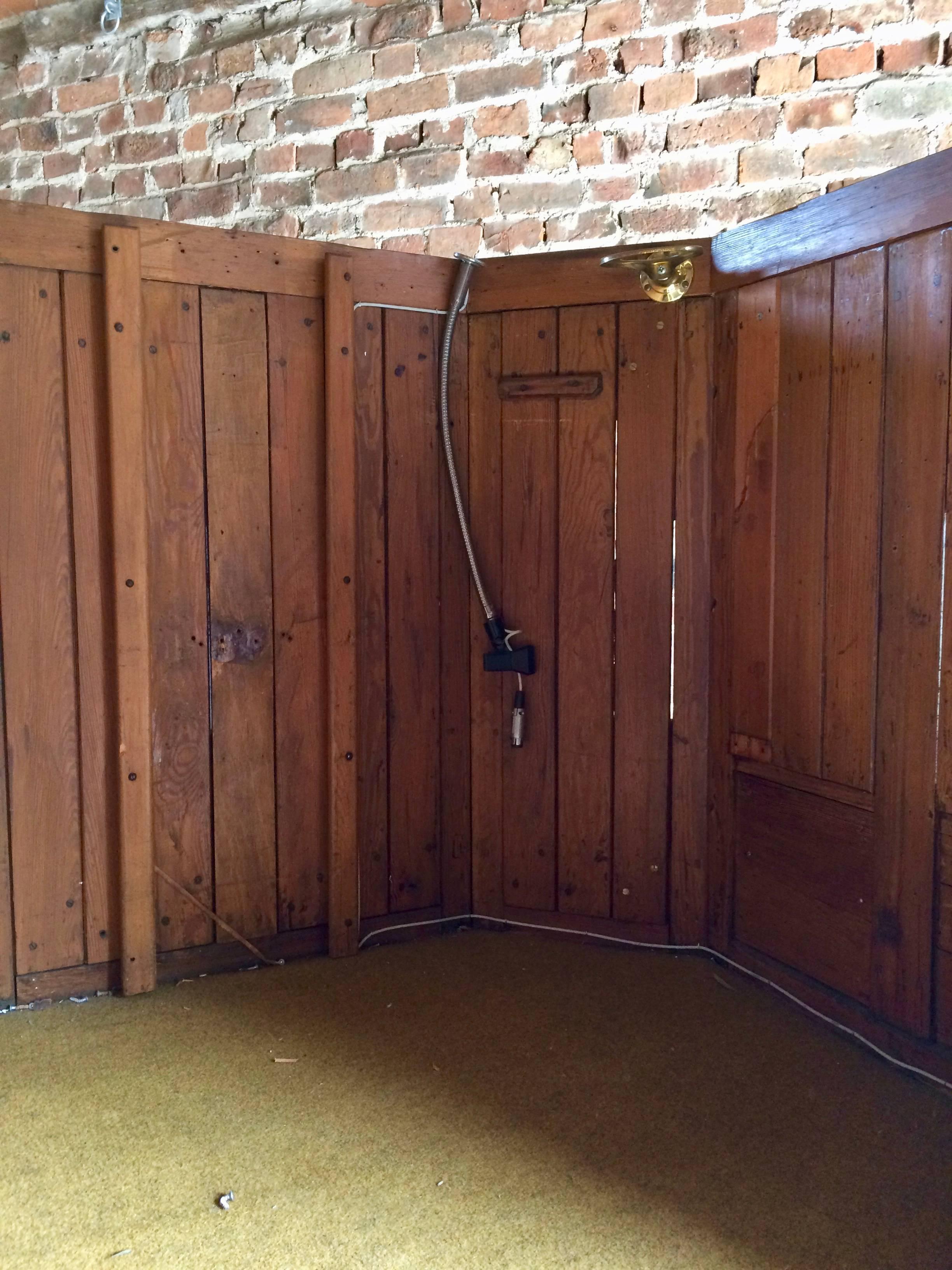 Antique Victorian Church Pulpit and Stairs Pitch Pine Gothic DJ Booth In Excellent Condition In Longdon, Tewkesbury