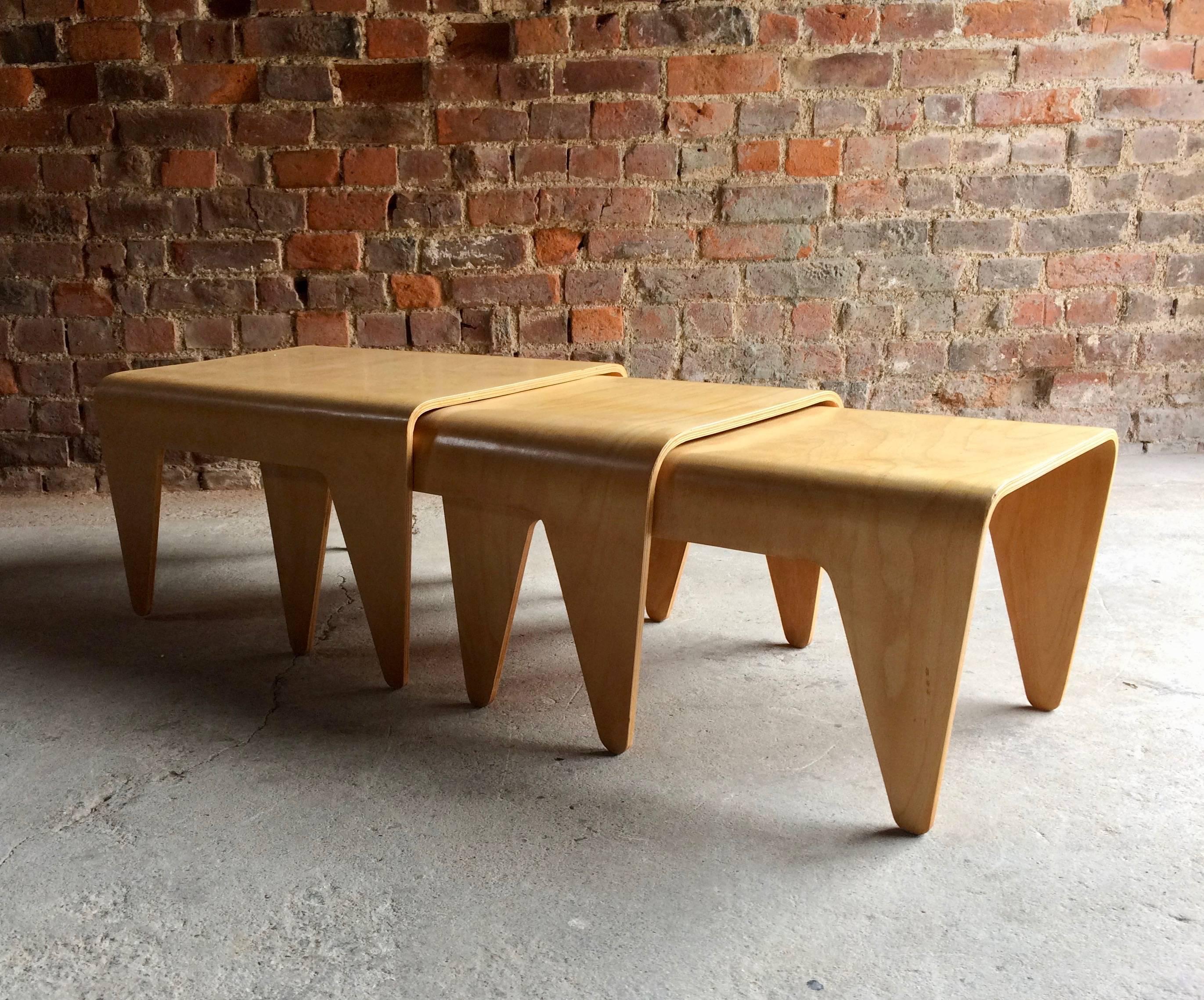 Marcel Breuer for Isokon set of three nesting tables made from beech plywood, designed circa 1936, the tables have just been fully restored and are offered in superb condition with only minor wear.

Midcentury
Marcel Breuer
Isokon
1936
