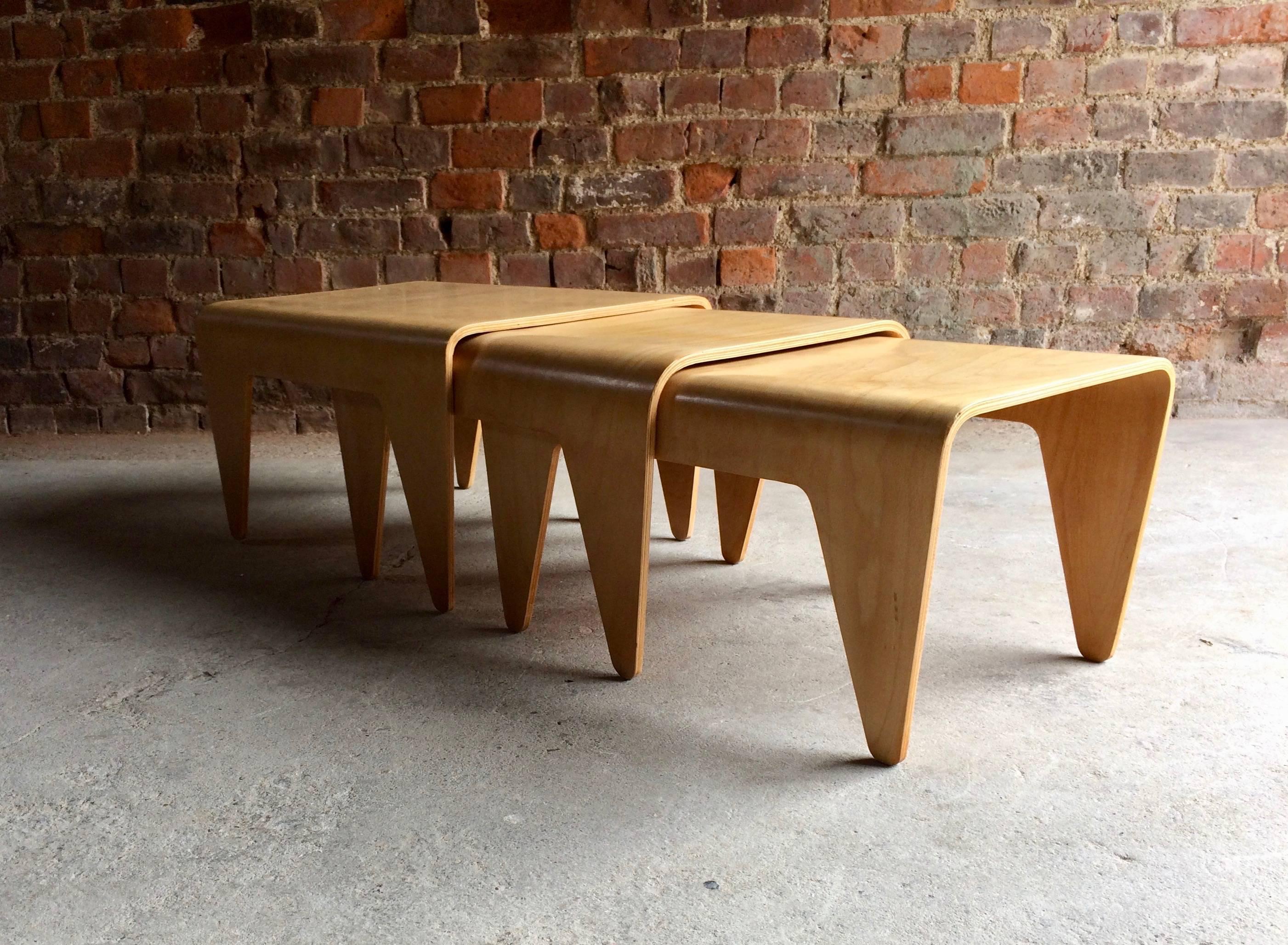 Mid-Century Modern Marcel Breuer for Isokon Nesting Tables Nest of Three Mid-Century Beech Ply 1936