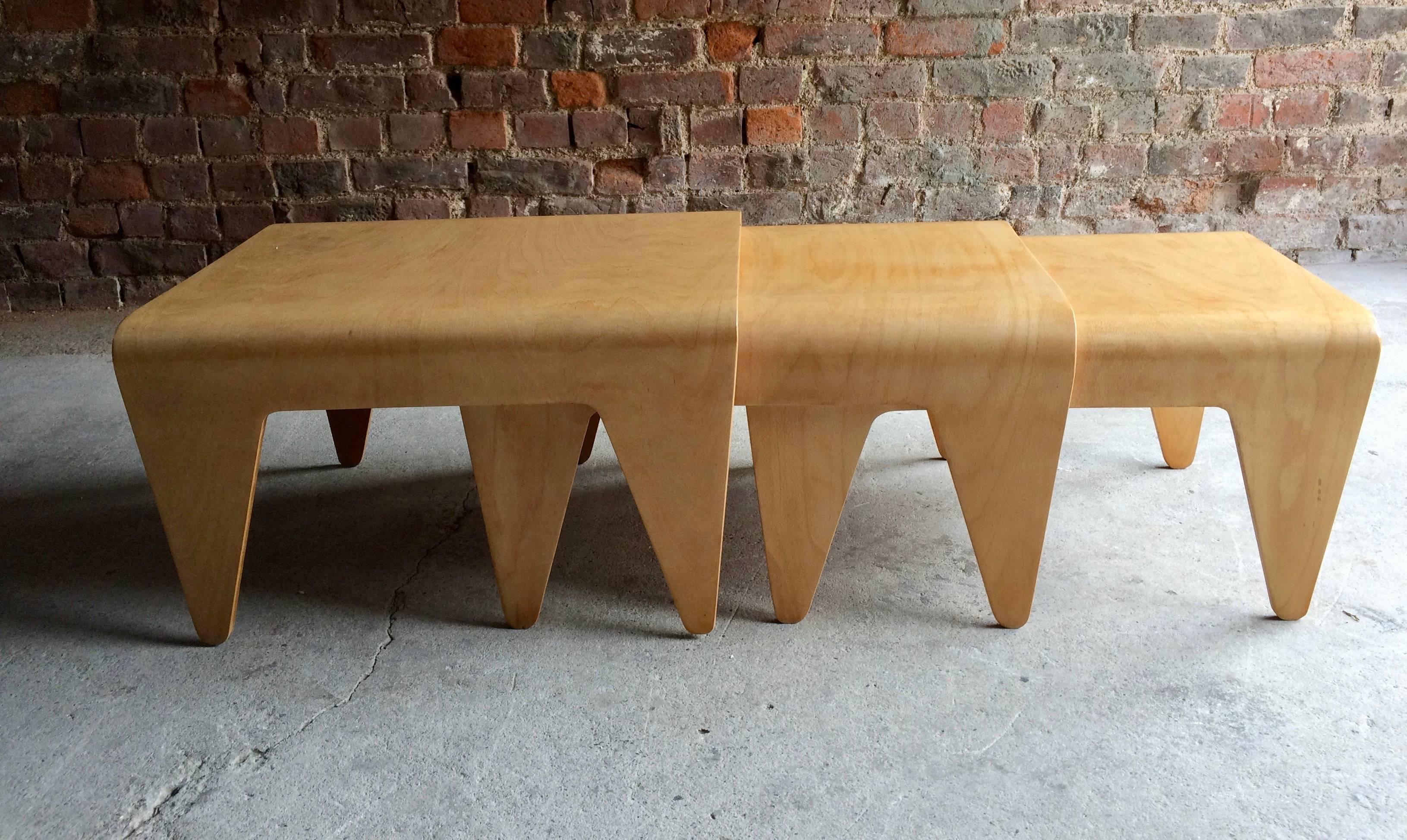 Marcel Breuer for Isokon Nesting Tables Nest of Three Mid-Century Beech Ply 1936 In Excellent Condition In Longdon, Tewkesbury