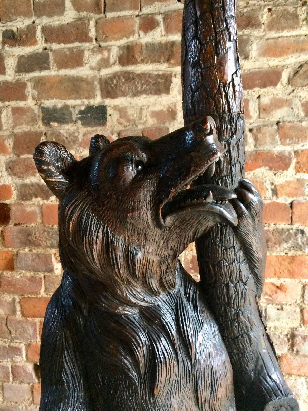 19th Century Continental Black Forest Carved Wood Bears Hallstand Coat Stand, circa 1875