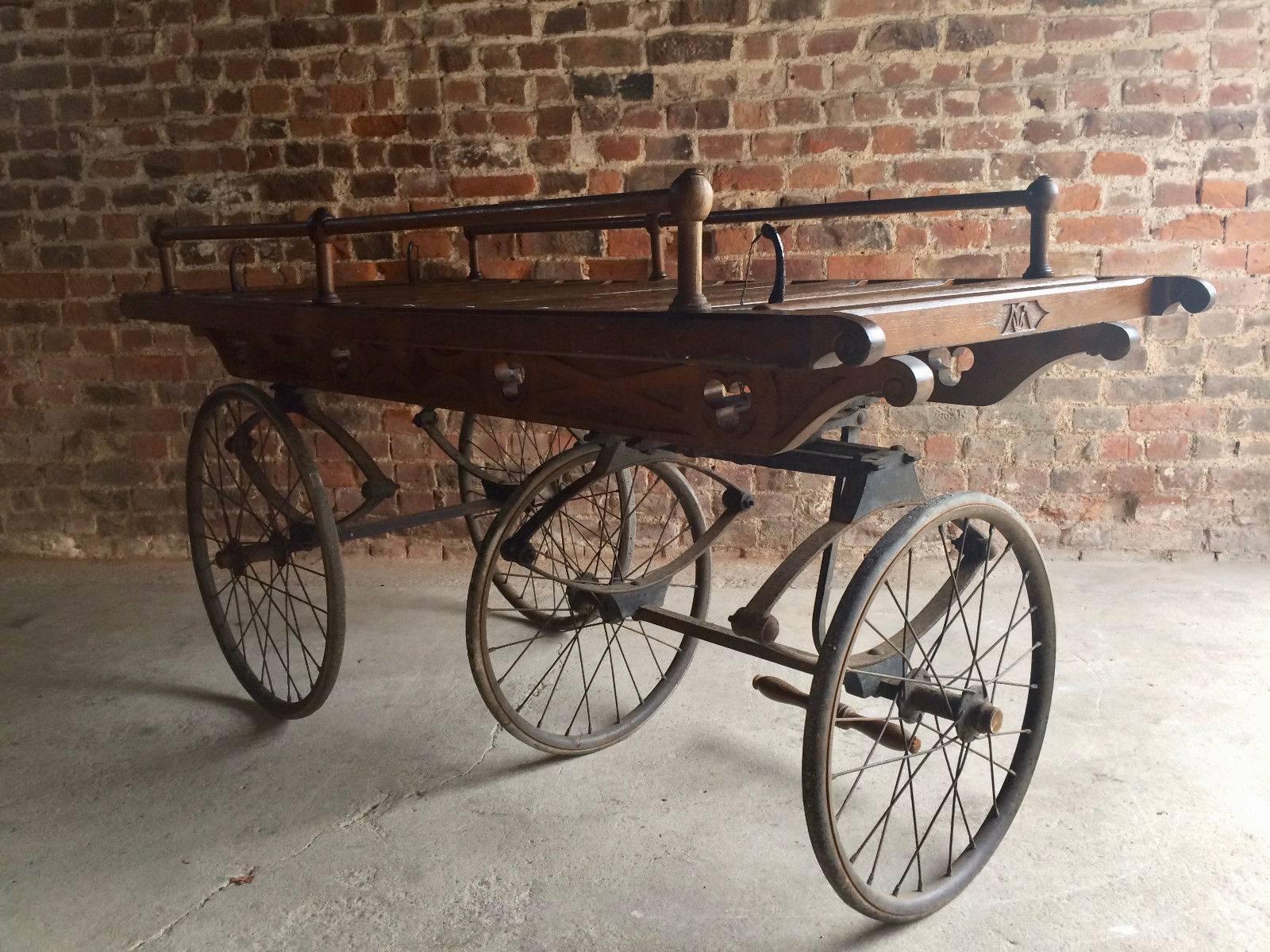 Victorian Coach Built Oak Funeral Bier Carriage 19th Century, circa 1870 In Excellent Condition In Longdon, Tewkesbury